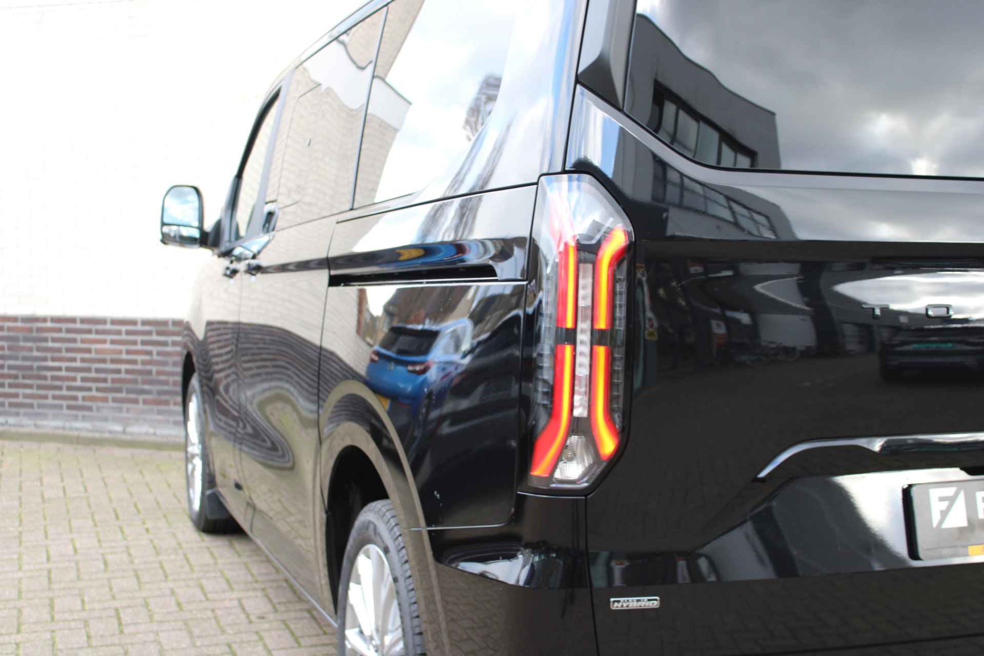 Ford Tourneo Custom 2.5 PHEV Titanium X | Full Options | 8P | Panoramadak | B&O | Trekhaak - 22/34