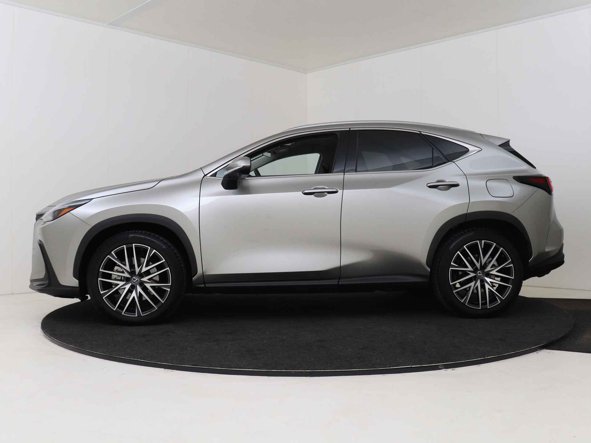 Lexus NX 450h+ AWD Luxury Line | Rondomzichtcamera | Dodehoekdetector | - 26/51