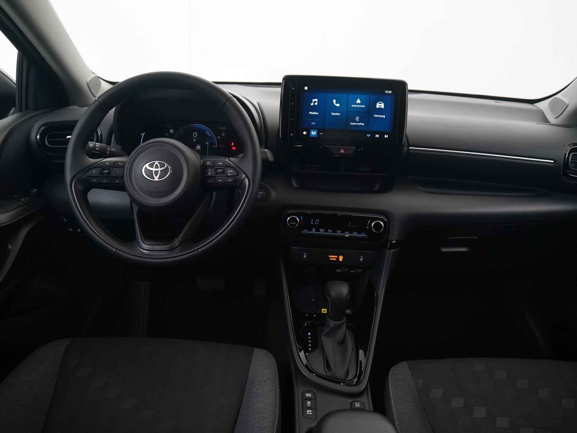 Toyota Yaris 1.5 Hybrid 115 First Edition | LED | Camera | Adaptive cruise | Carplay | Winter pakket | Zondag Open! - 5/36