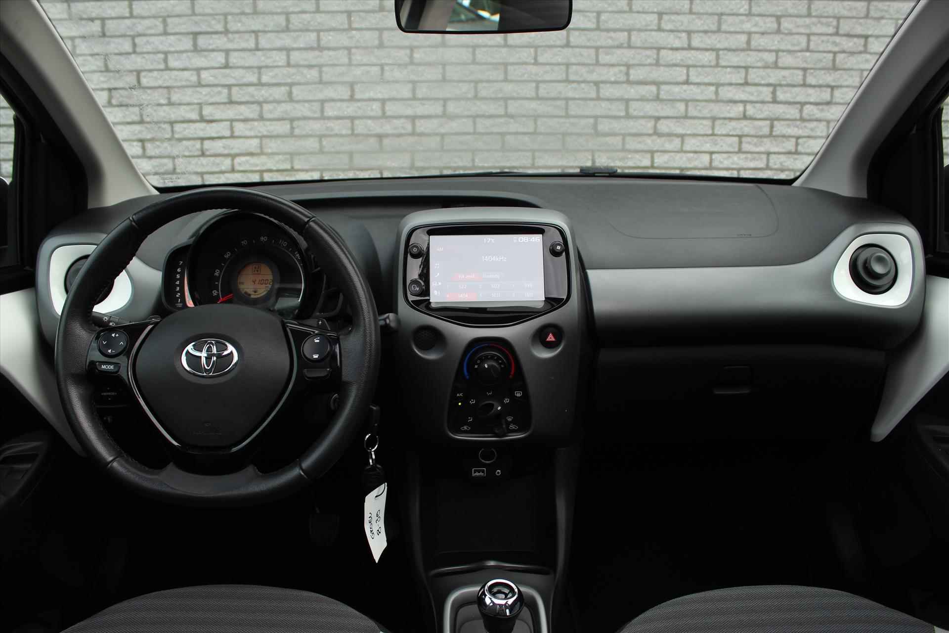 TOYOTA Aygo 1.0 VVT-i 72pk x-shift 5D x-play | Automaat | Camera | Cabrio/Schuifdak Carplay | | Airco - 10/35