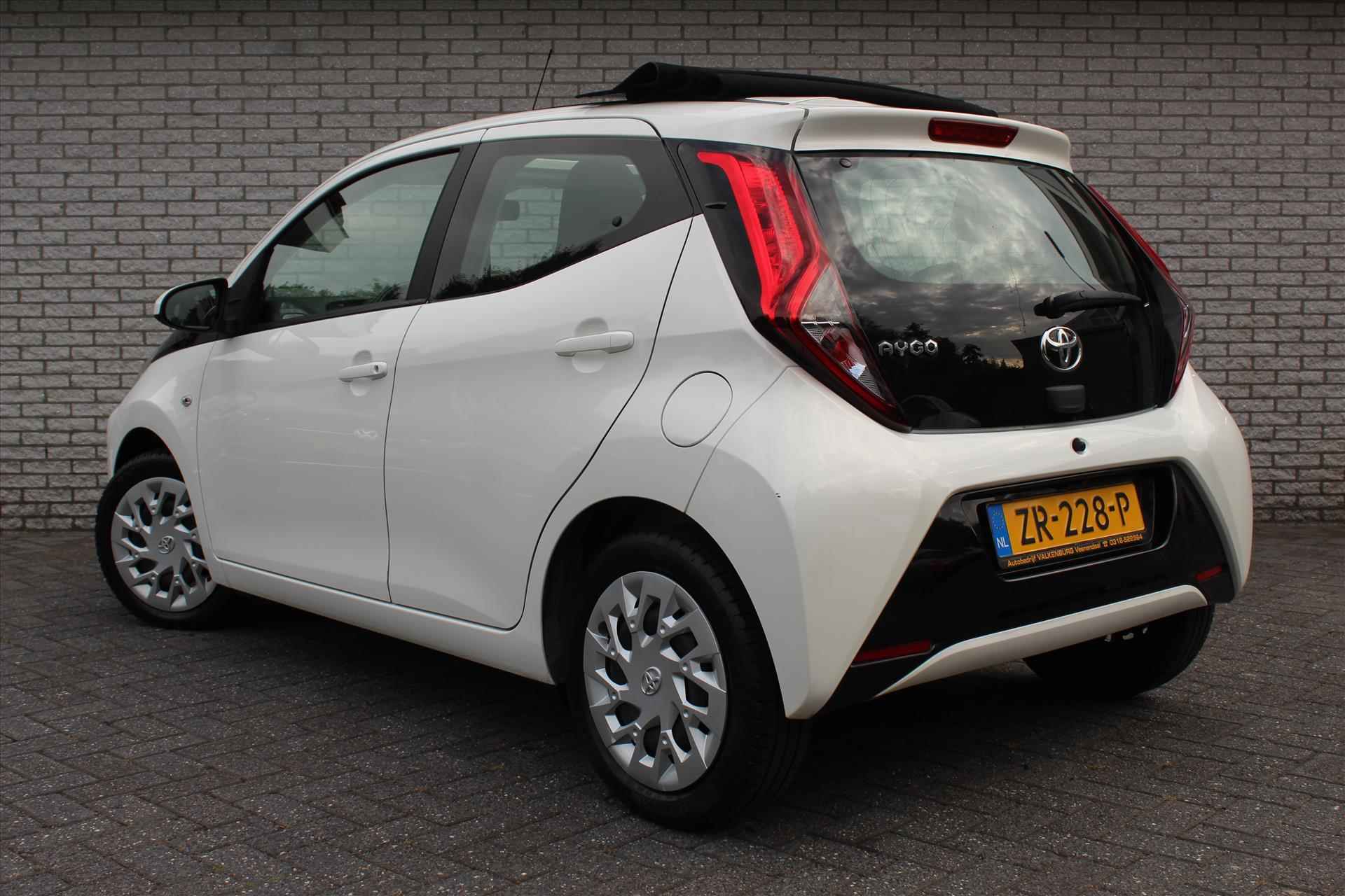 TOYOTA Aygo 1.0 VVT-i 72pk x-shift 5D x-play | Automaat | Camera | Cabrio/Schuifdak Carplay | | Airco - 21/35