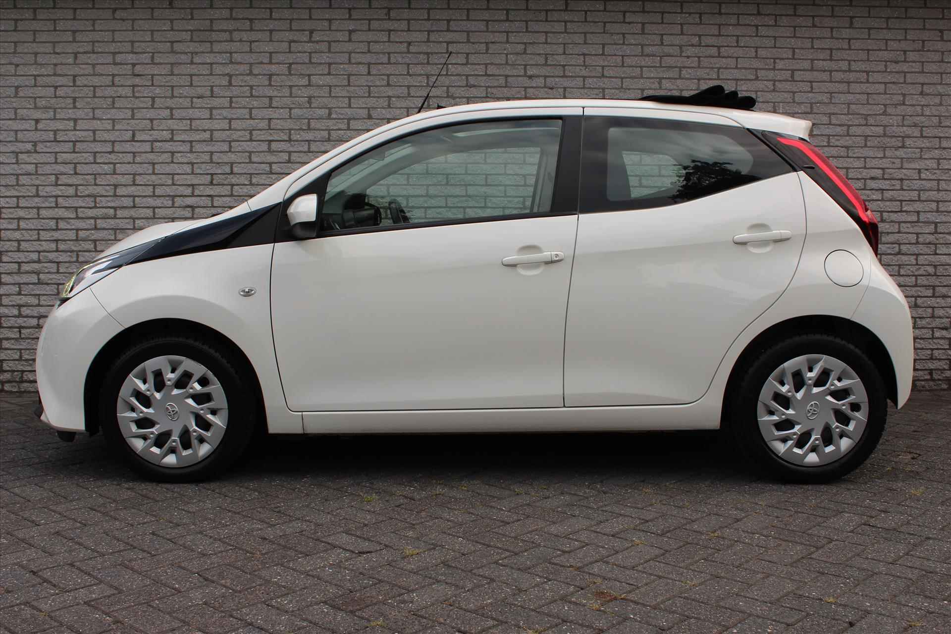 TOYOTA Aygo 1.0 VVT-i 72pk x-shift 5D x-play | Automaat | Camera | Cabrio/Schuifdak Carplay | | Airco - 22/35