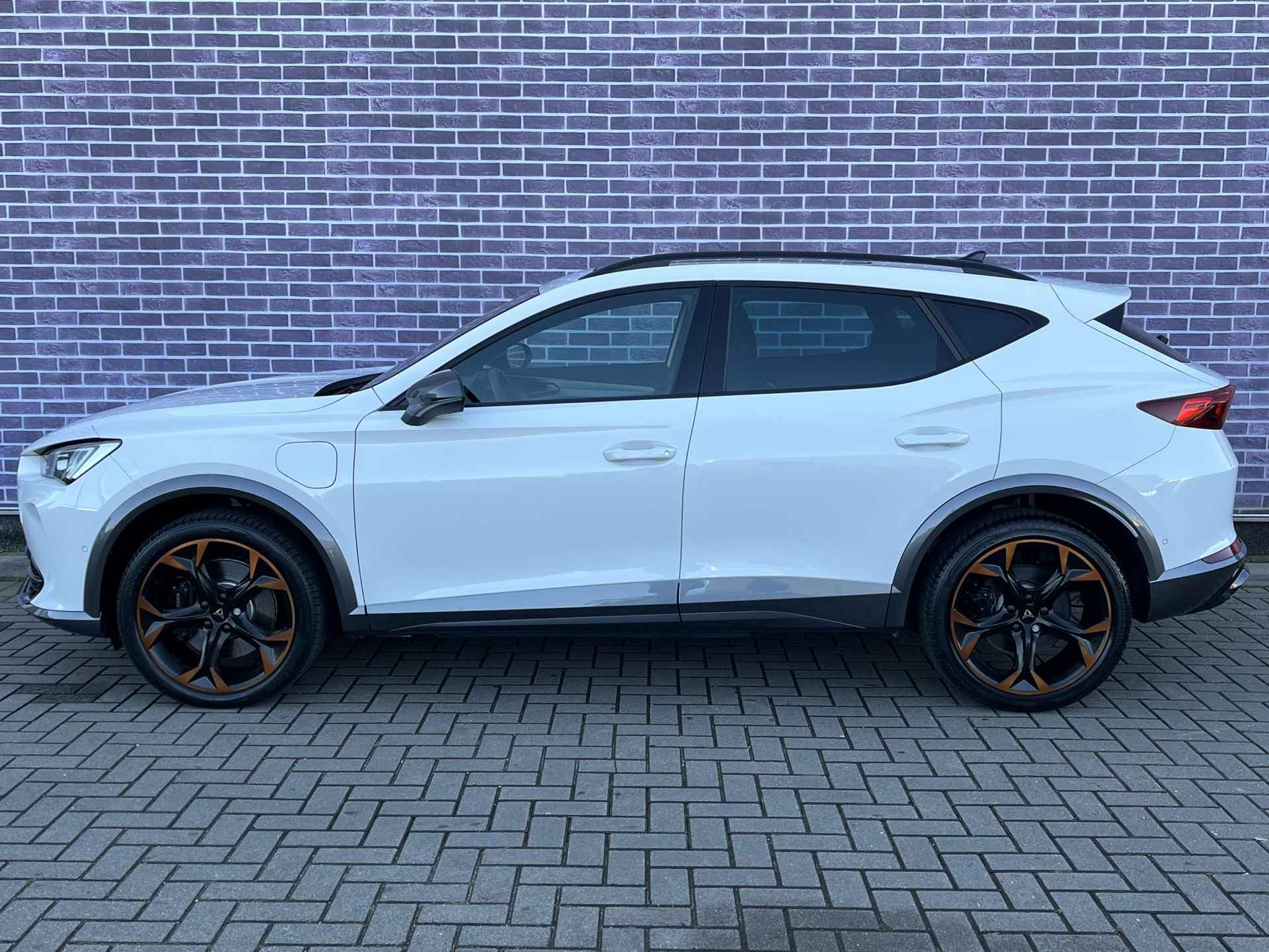 CUPRA Formentor 1.4 e-Hybrid VZ Performance | Panoramadak Schuif Kanteldak | Apple CarPlay/Android Auto | Camera| DAB | Stuur/Stoelverwarming | Adaptive Cruisecontrole - 5/41