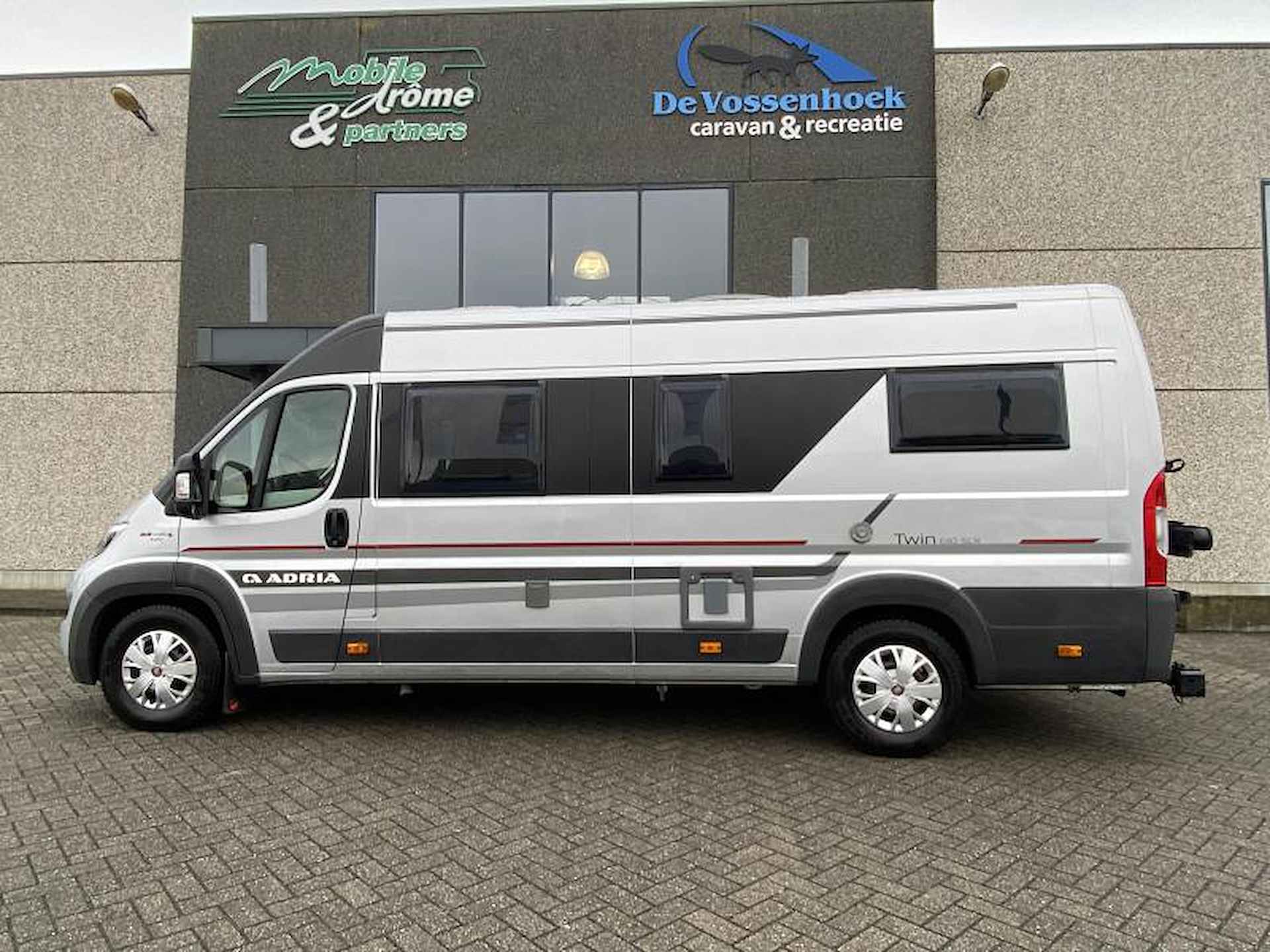 Adria Twin 640 SLX  zeer netjes - 3/20