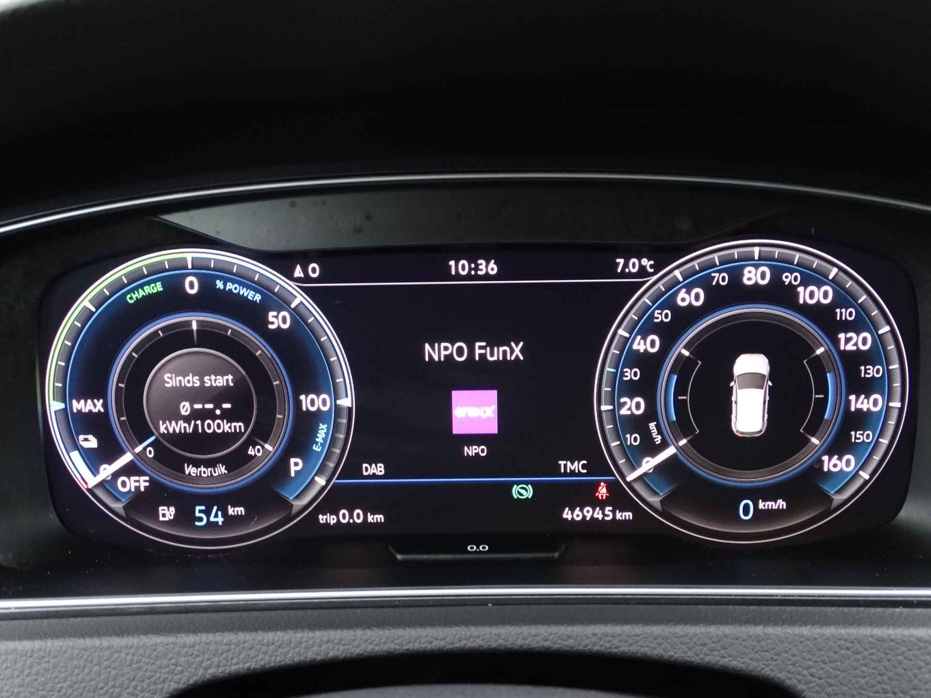 Volkswagen e-Golf E-DITION | Cruise Controle | Navigatie | Achteruitrijcamera | Apple Carplay/Android Auto | - 7/28