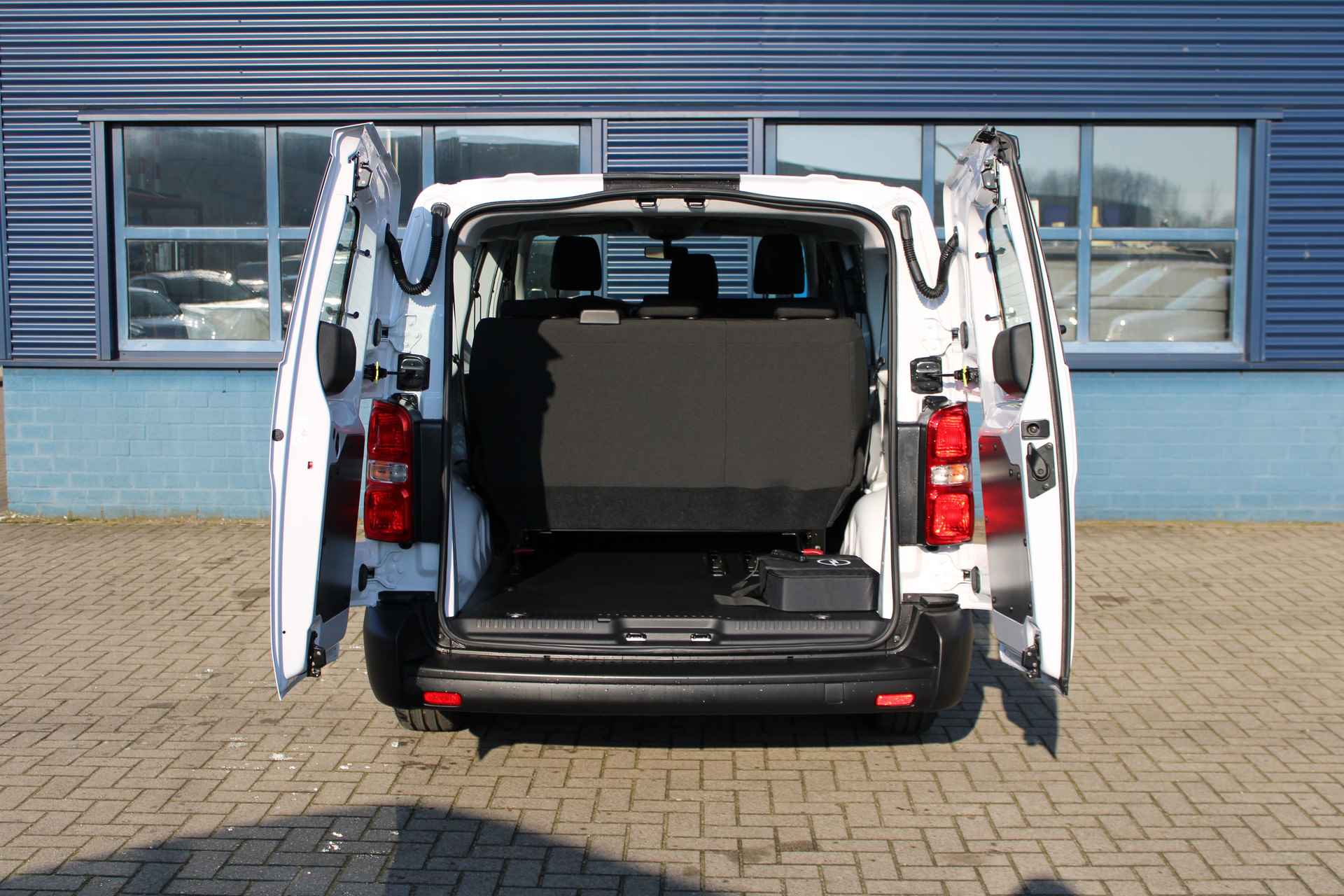 Opel Vivaro Combi Electric L3 75 kWh | 9 - PERSOONS | NAVI BY APP | FABRIEKSGARANTIE - 4/27