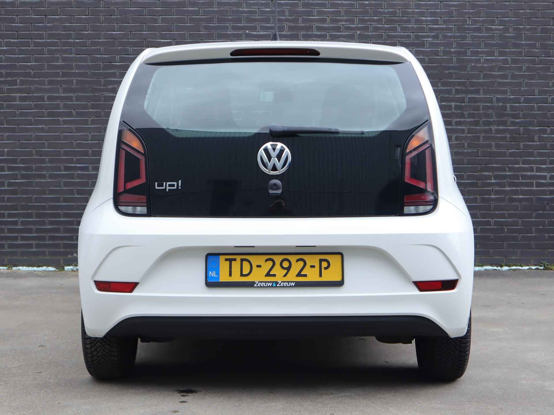Volkswagen Up! 1.0 BMT move up! 60pk | All season banden | Airco | Led dag rij verlichting | Bluetooth - 4/30