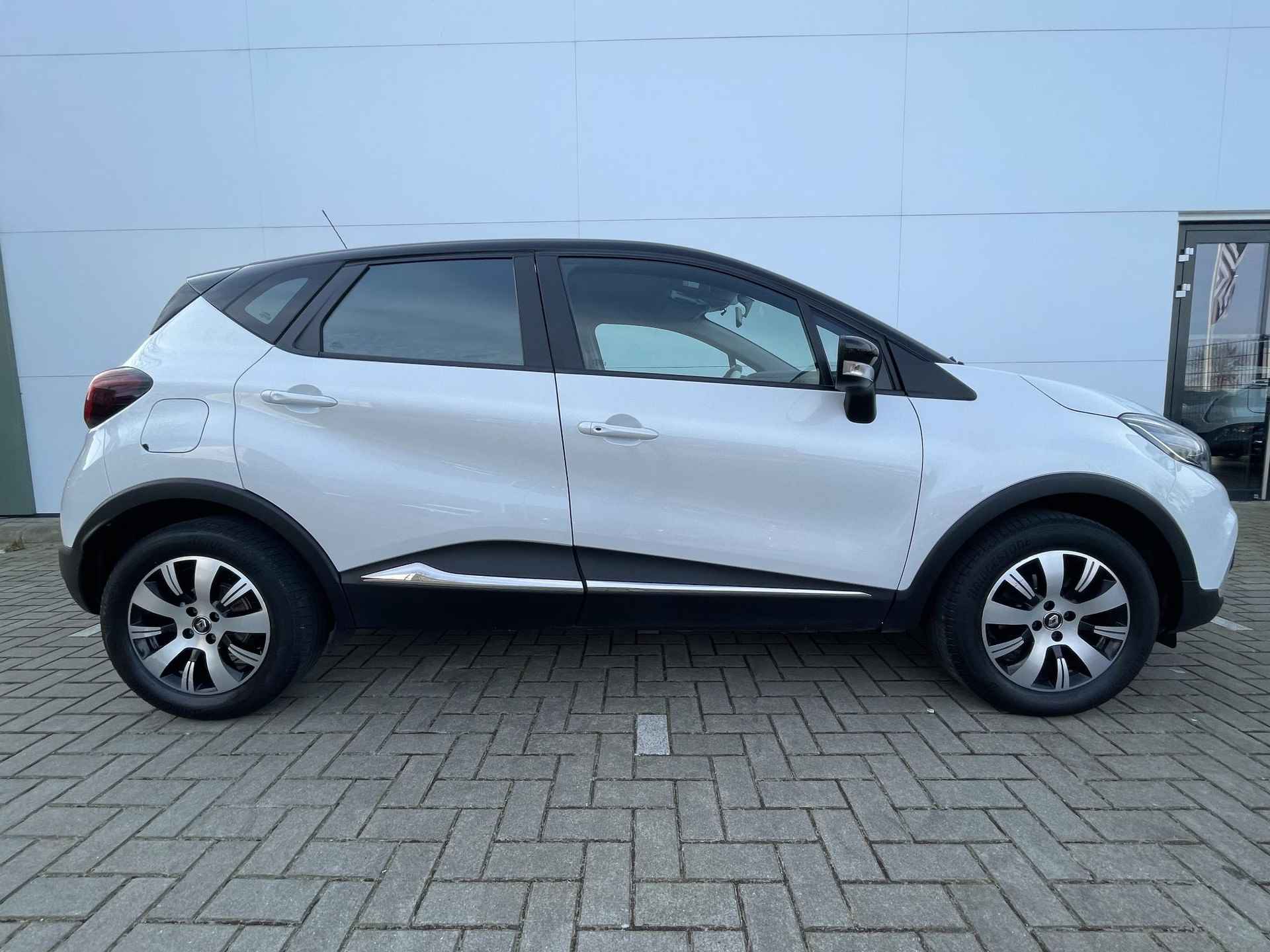 Renault Captur TCe Limited / Nav. / Apple Carplay / Camera / Pdc Achter / - 16/18