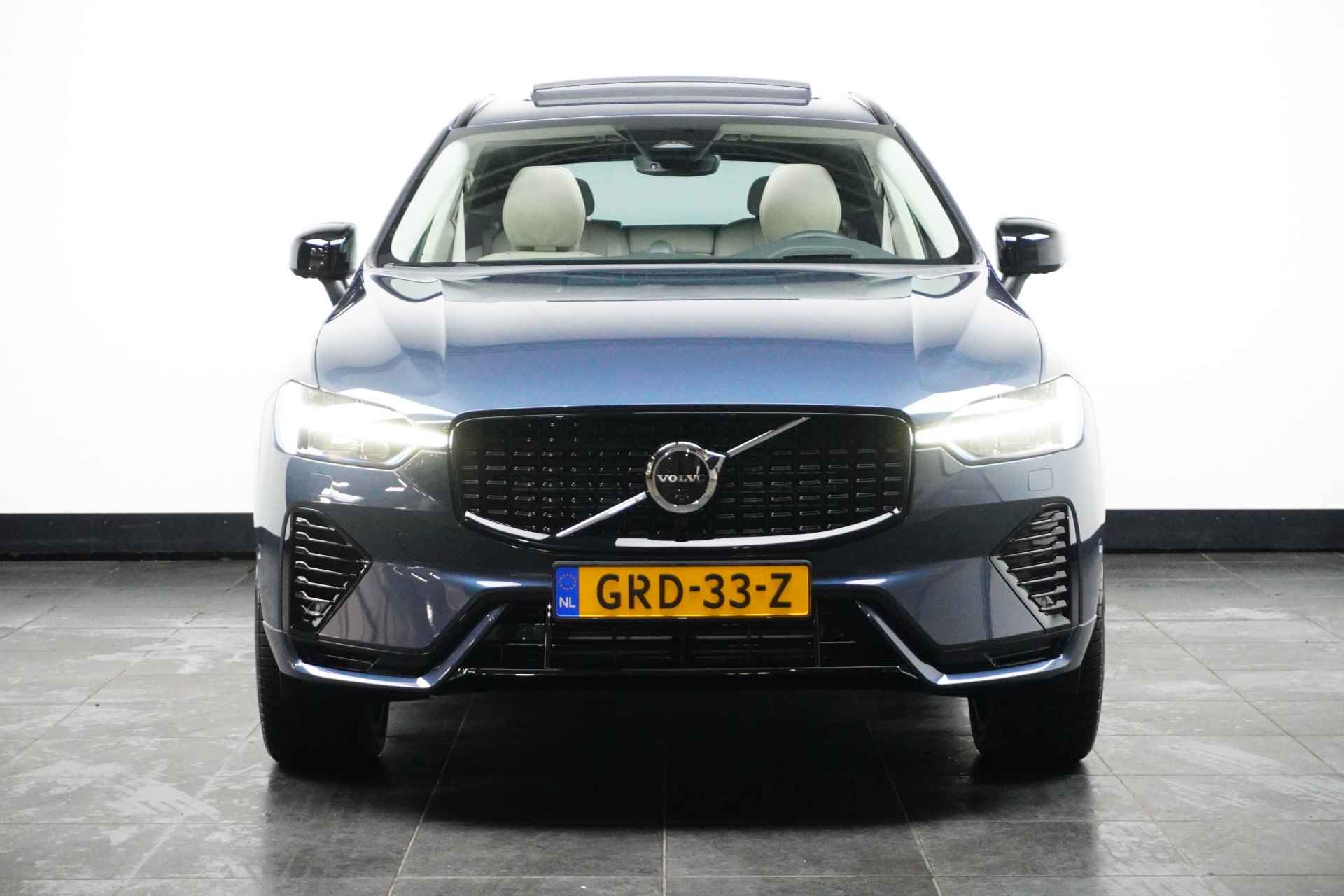 Volvo XC60 Recharge T6 AWD Ultimate Dark | Luchtvering | Bowers & Wilkins | Panoramamdak | 360° Camera | Adaptive Cruise | Head-up Display - 4/37