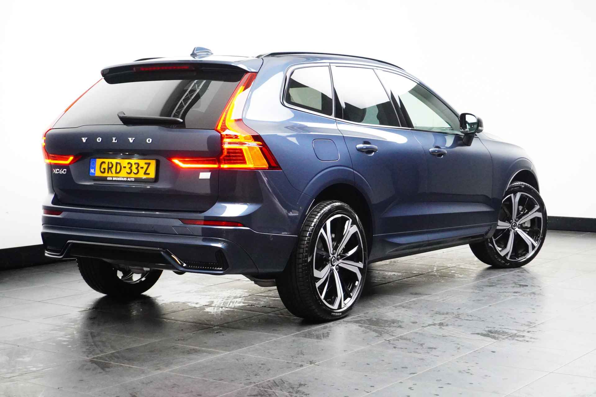 Volvo XC60 Recharge T6 AWD Ultimate Dark | Luchtvering | Bowers & Wilkins | Panoramamdak | 360° Camera | Adaptive Cruise | Head-up Display - 6/37