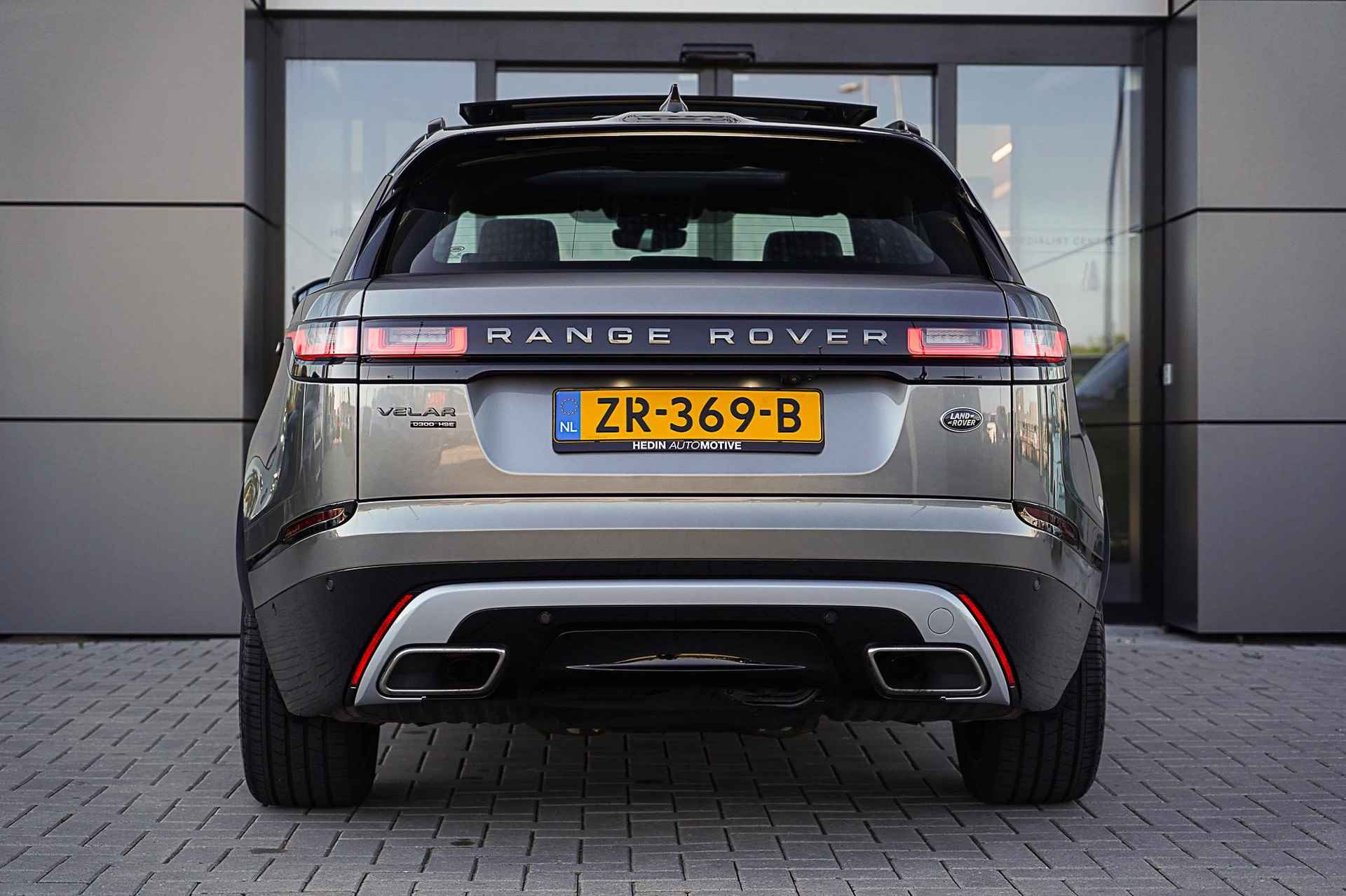 Land Rover Range Rover Velar 3.0 V6 AWD R-Dynamic HSE | NAP KM stand | Massage en koeling | Trekhaak | Elektrisch Panoramadak - 6/32