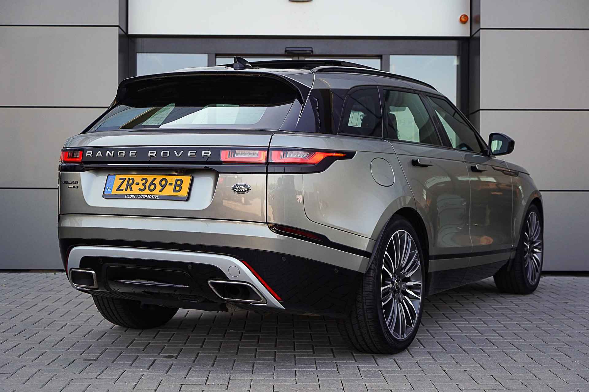 Land Rover Range Rover Velar 3.0 V6 AWD R-Dynamic HSE | NAP KM stand | Massage en koeling | Trekhaak | Elektrisch Panoramadak - 7/32