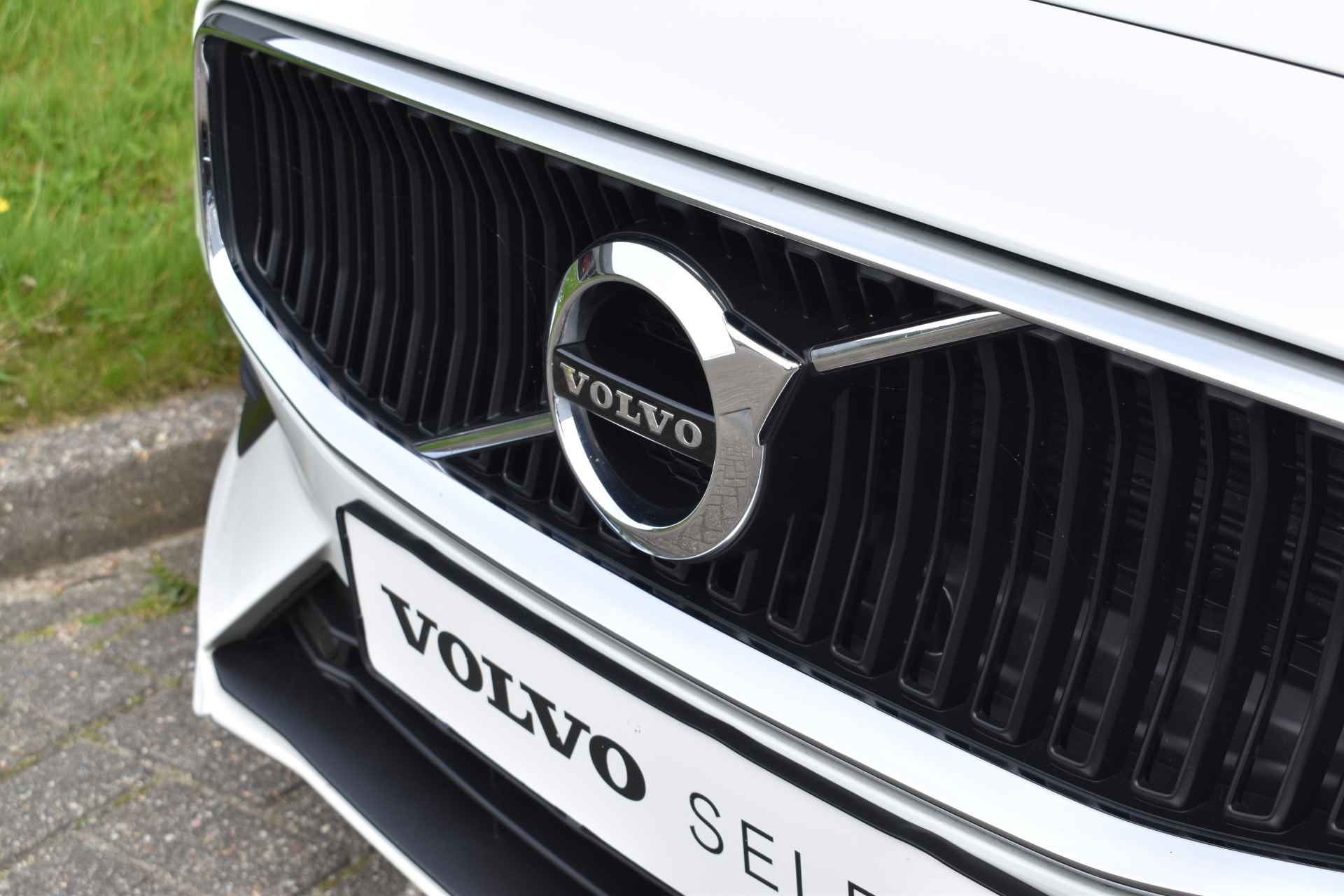 Volvo V60 T4 210PK Automaat Momentum Pro | Polestar | 19" LMV | El. Trekhaak | LED | Getint glas | Apple carplay / Android | - 5/35