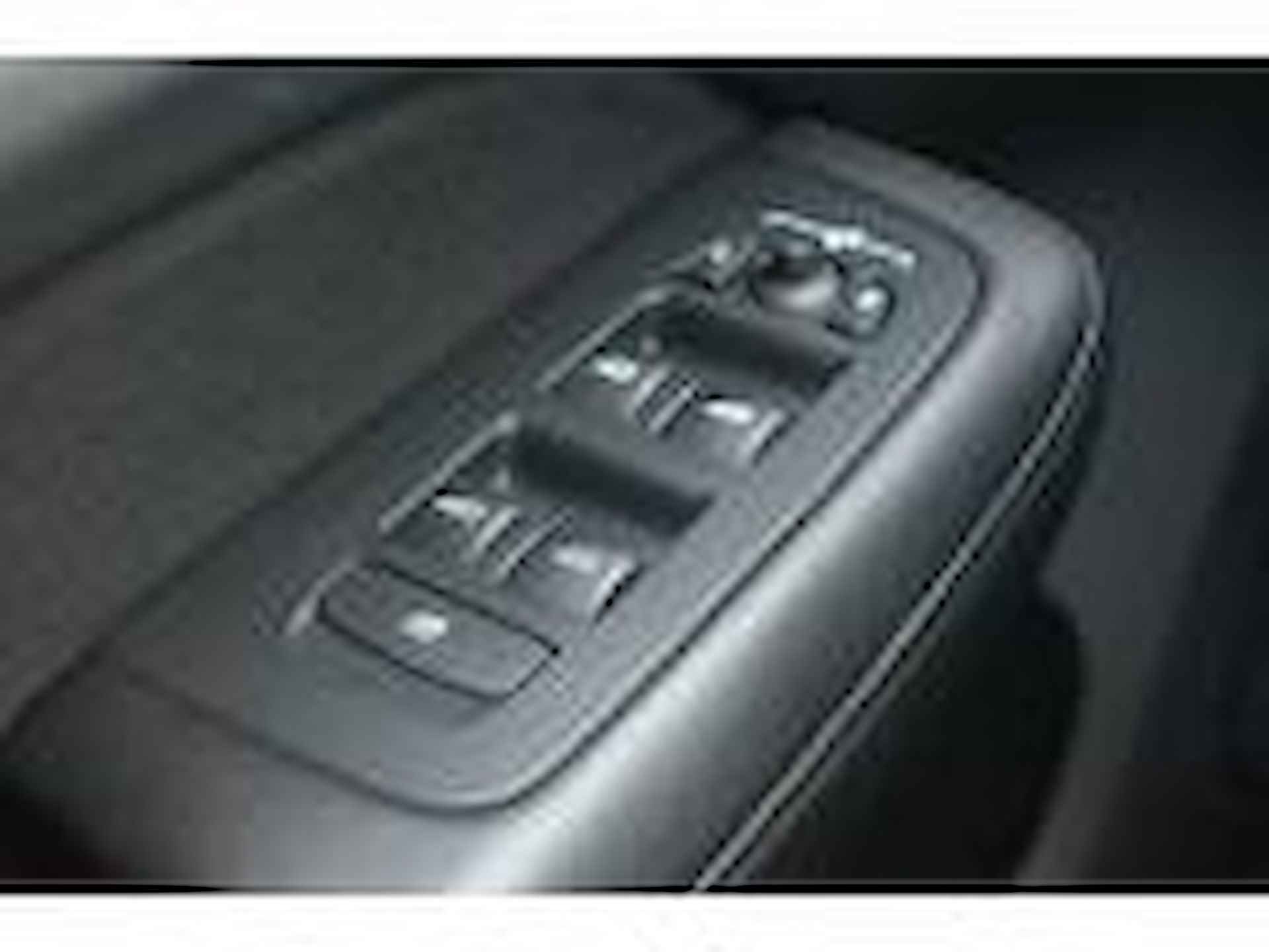 Volvo V60 T4 210PK Automaat Momentum Pro | Polestar | 19" LMV | El. Trekhaak | LED | Getint glas | Apple carplay / Android | - 22/35