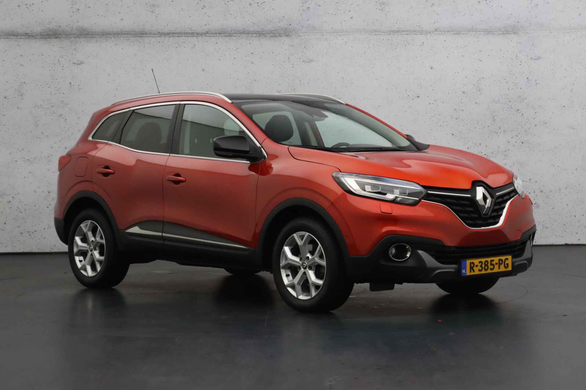 Renault Kadjar 1.2 TCe Intens | Panoramadak | 4-Seizoensbanden | Camera | LED | Navigatie - 26/30