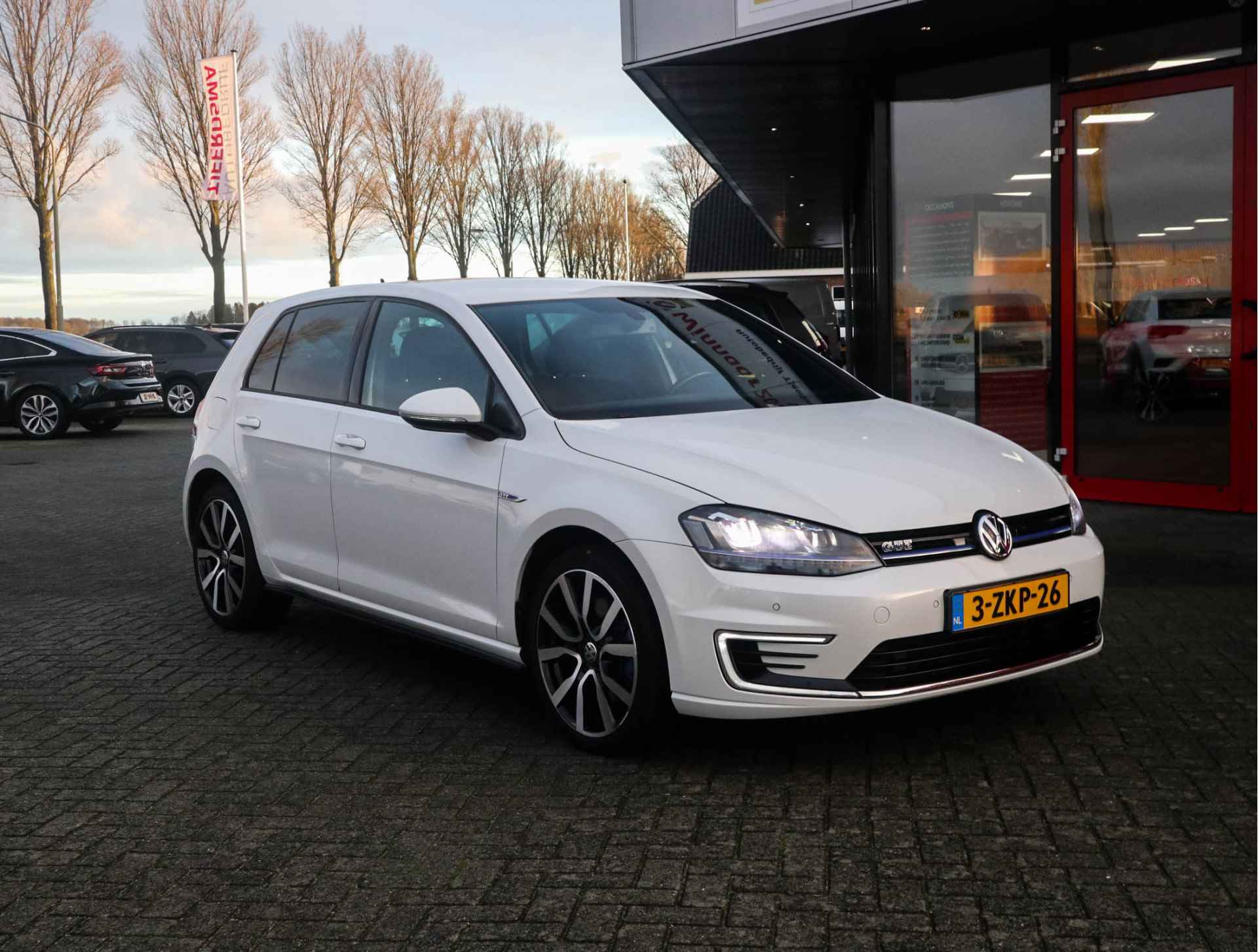 Volkswagen Golf 1.4 TSI GTE Navi/Clima/Cruise/PDC/Parelmoer/Zwarte-Hemel - 6/27