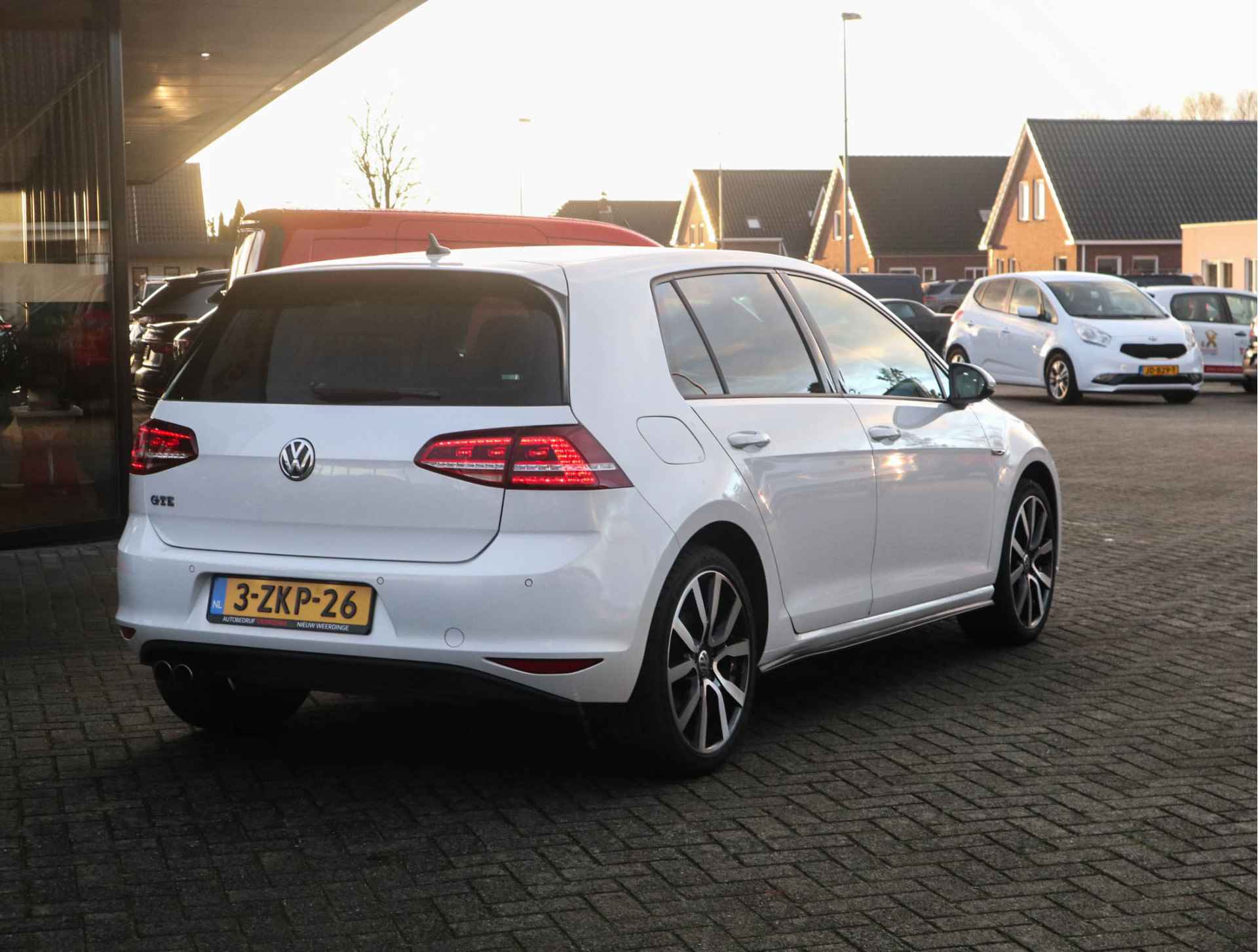 Volkswagen Golf 1.4 TSI GTE Navi/Clima/Cruise/PDC/Parelmoer/Zwarte-Hemel - 12/27