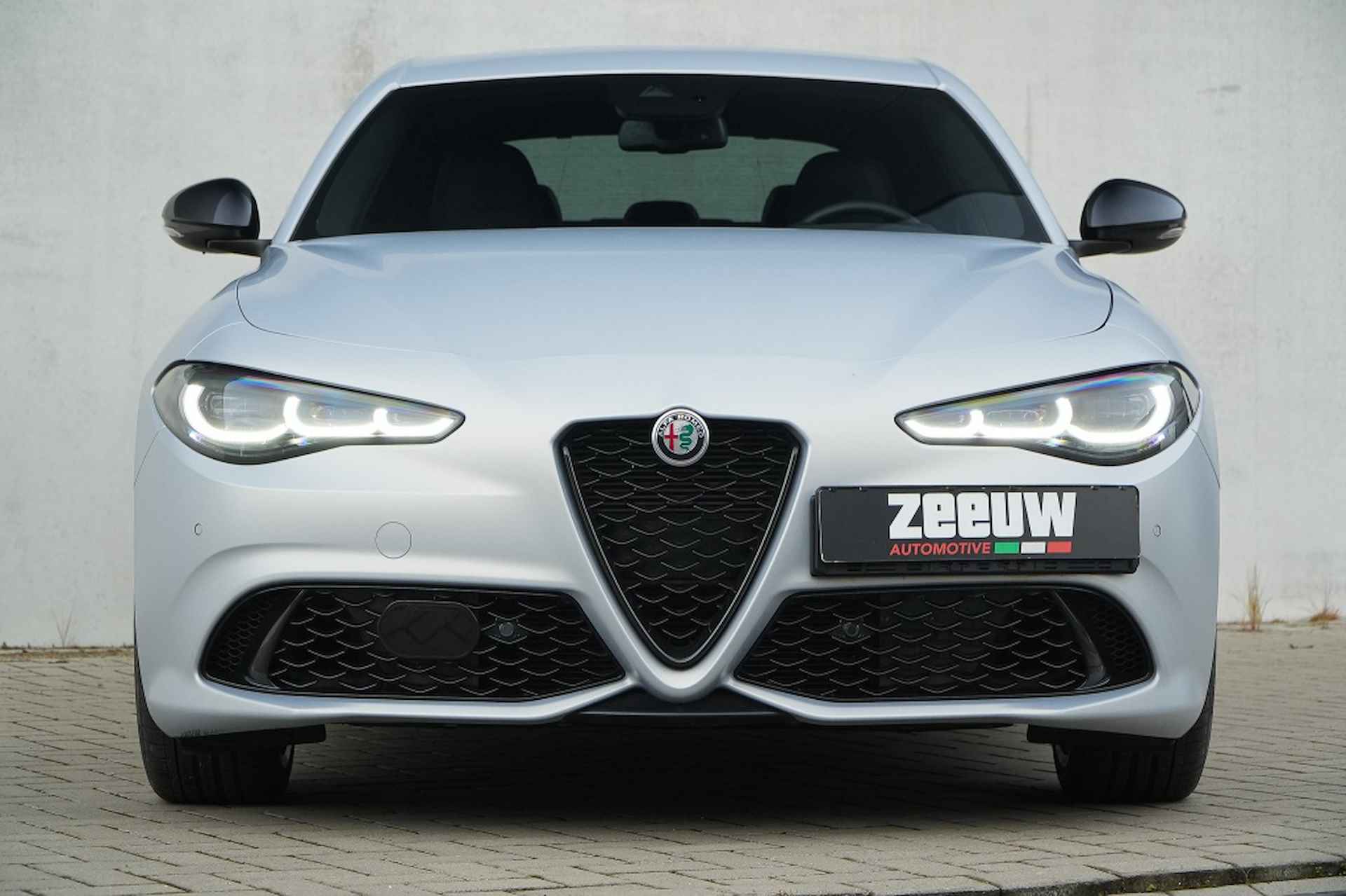 Alfa Romeo Giulia  2.0 Turbo 280 PK Competizione Q4 AWD | Pano | Harman | 19" - 9/44