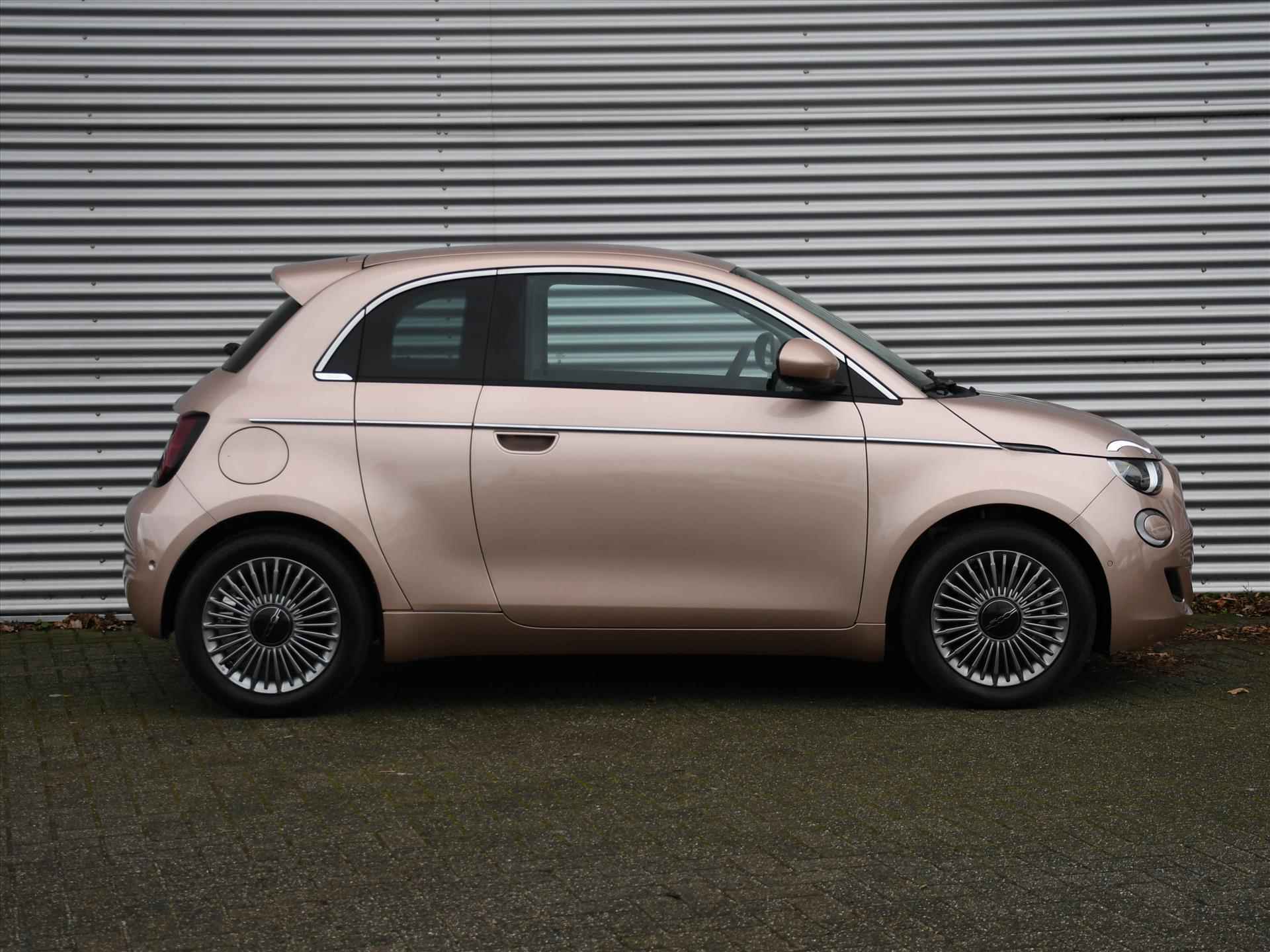 Fiat 500 La Prima 3+1 42kWh 118pk Automaat 16''LM | STOELVERWARMING | CRUISE | CLIMA | USB | KEYLESS ENTRY | DODE HOEK - 3/27