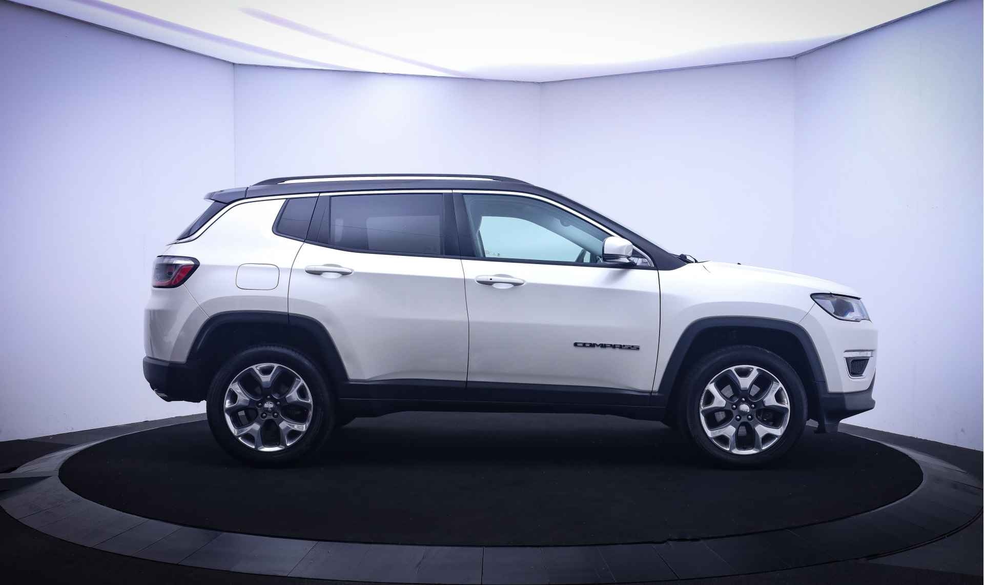 Jeep Compass 1.4T 170Pk Aut 4X4 Edition BEATS AUDIO/LEDER/NAVI/CARPLAY/STUUR+STOELVERW./DAB+/CRUISE/CLIMA/TREKHAAK/PDC/LMV 18'' - 4/24