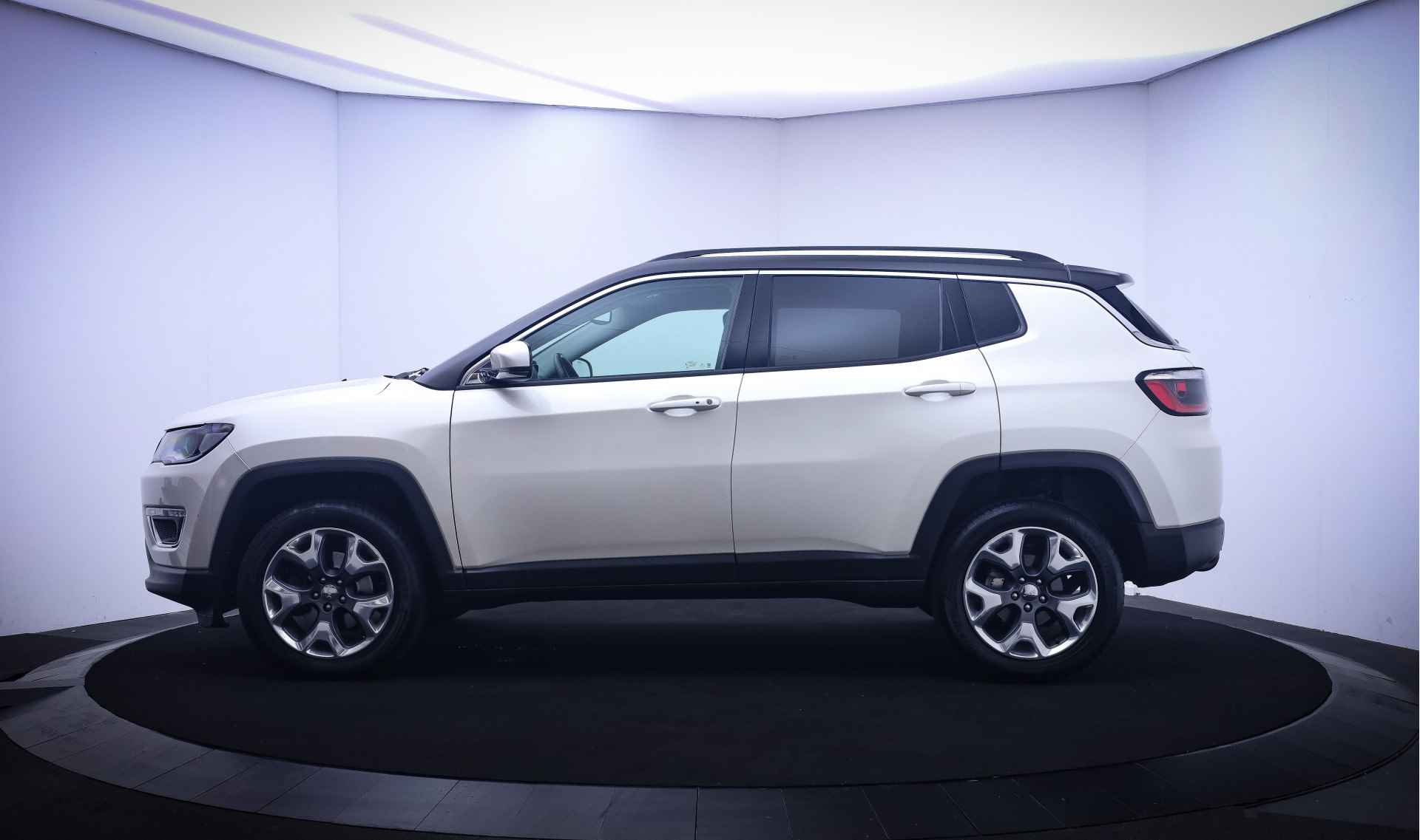 Jeep Compass 1.4T 170Pk Aut 4X4 Edition BEATS AUDIO/LEDER/NAVI/CARPLAY/STUUR+STOELVERW./DAB+/CRUISE/CLIMA/TREKHAAK/PDC/LMV 18'' - 10/24