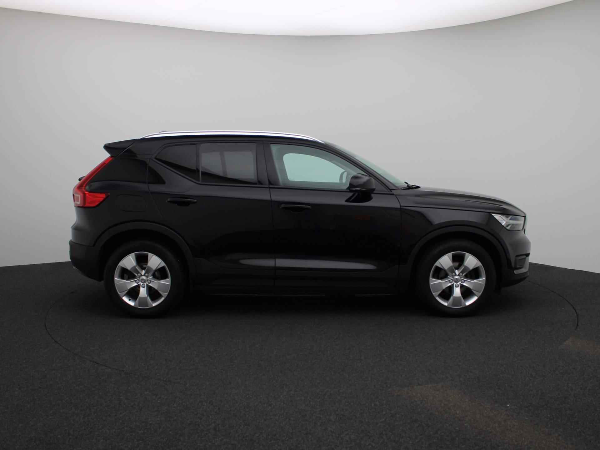 Volvo XC40 1.5 T2 Momentum Pro | LED Koplampen | Navigatie | Climate Control | Parkeersensoren | Lichtmetalen Velgen | - 6/34