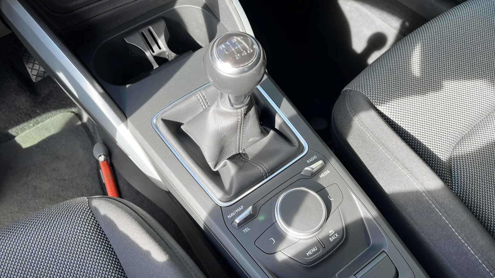 Audi Q2 30 TFSI 116Pk Sport / Stoelverwarming / Climate Control / Parkeersensoren achter - 15/25