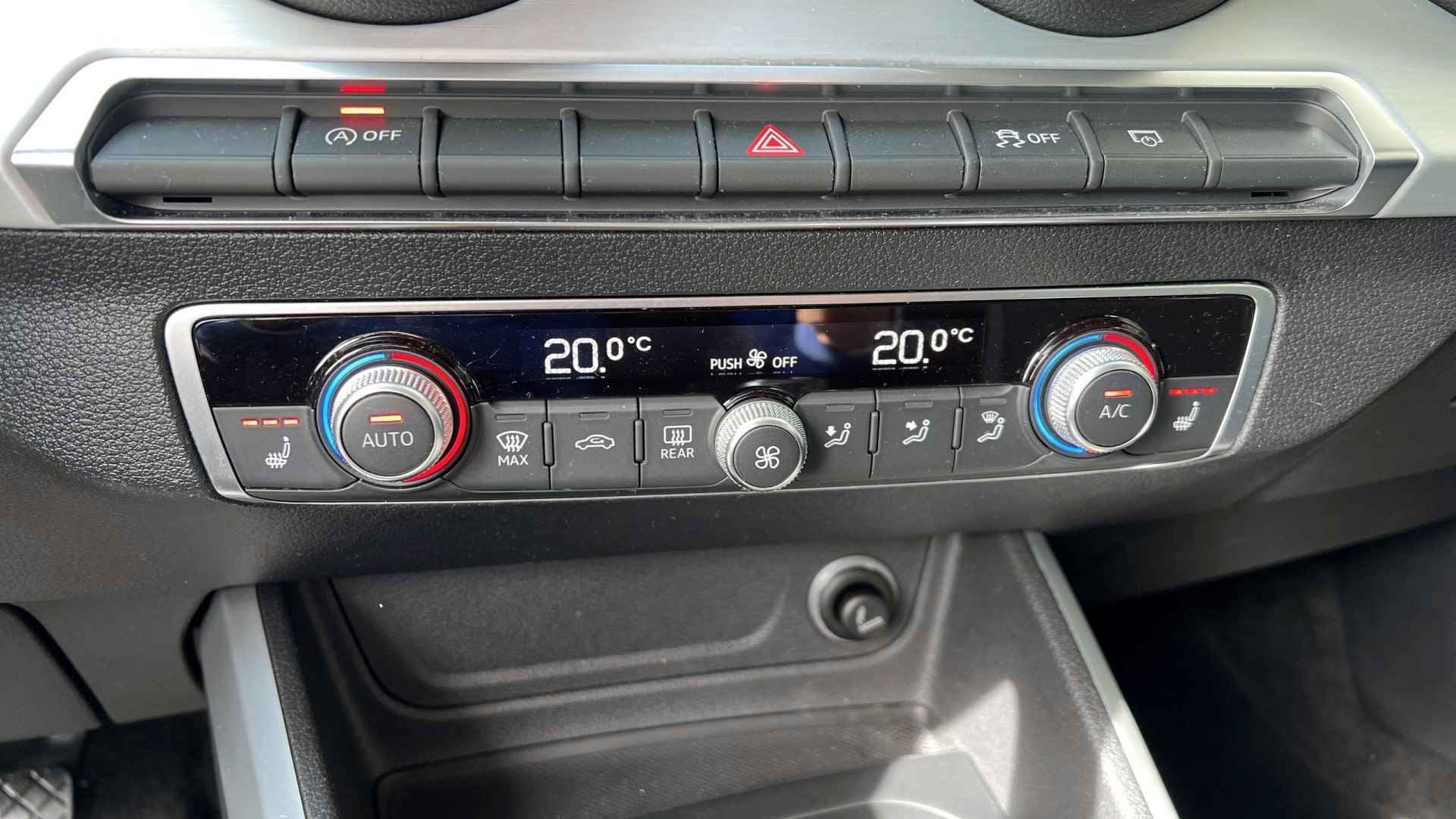 Audi Q2 30 TFSI 116Pk Sport / Stoelverwarming / Climate Control / Parkeersensoren achter - 16/25