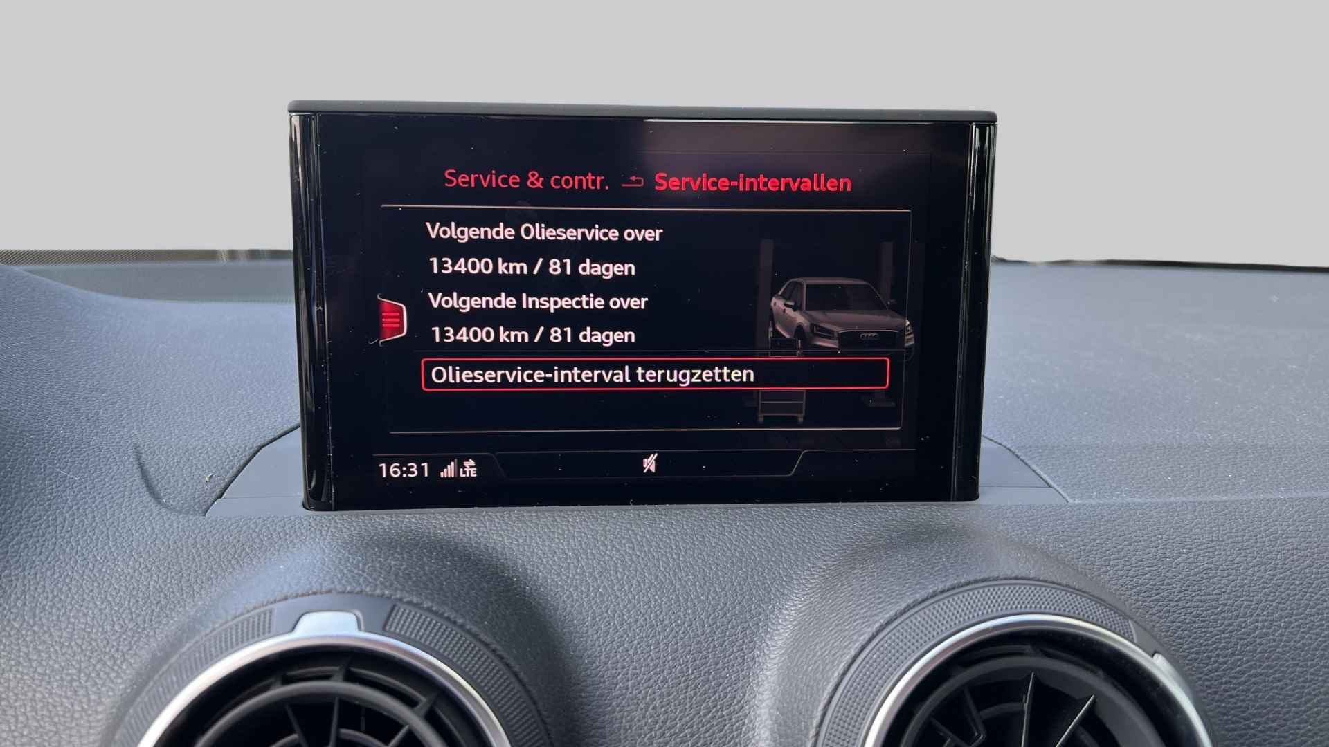 Audi Q2 30 TFSI 116Pk Sport / Stoelverwarming / Climate Control / Parkeersensoren achter - 23/25