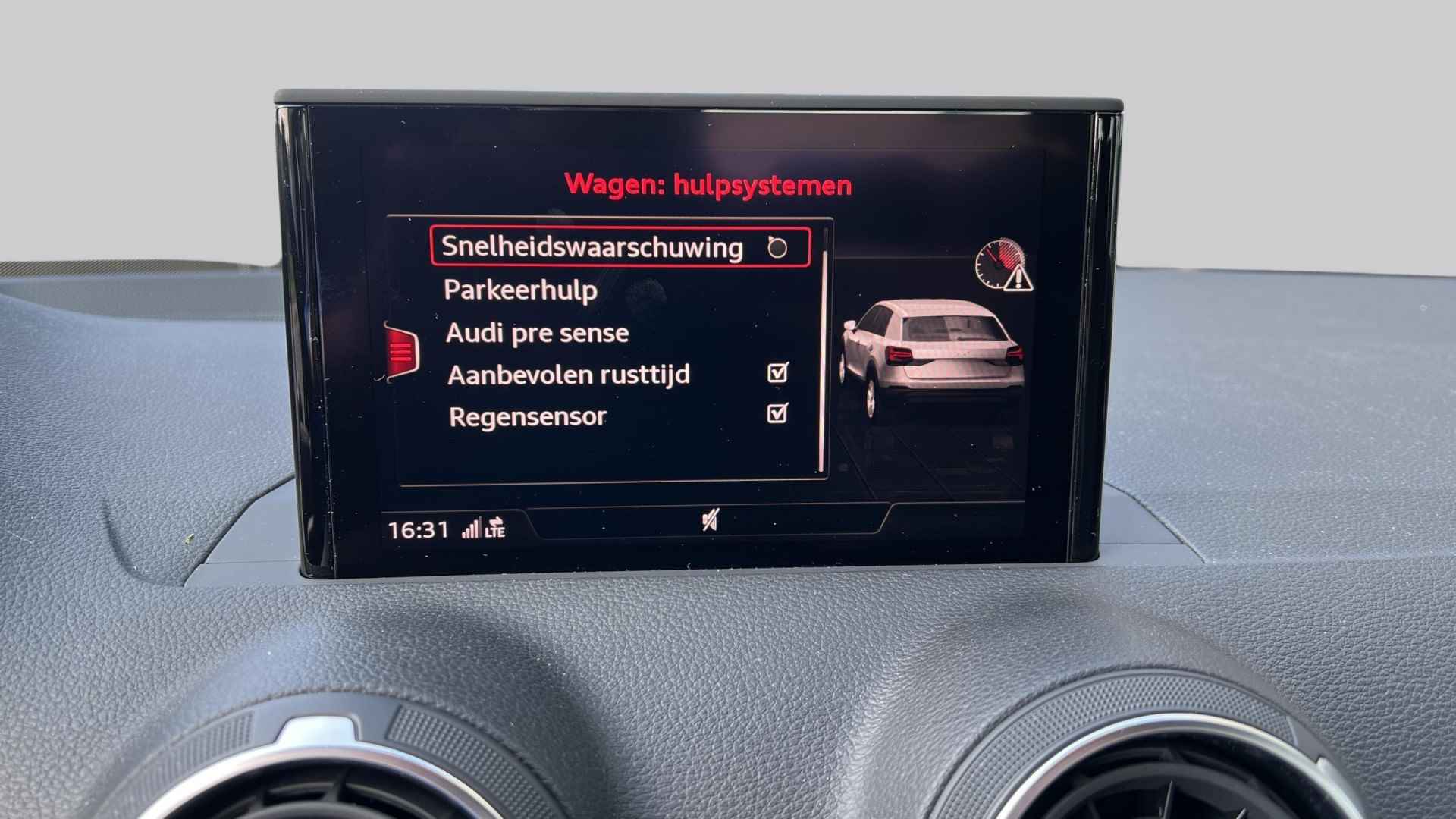 Audi Q2 30 TFSI 116Pk Sport / Stoelverwarming / Climate Control / Parkeersensoren achter - 24/25