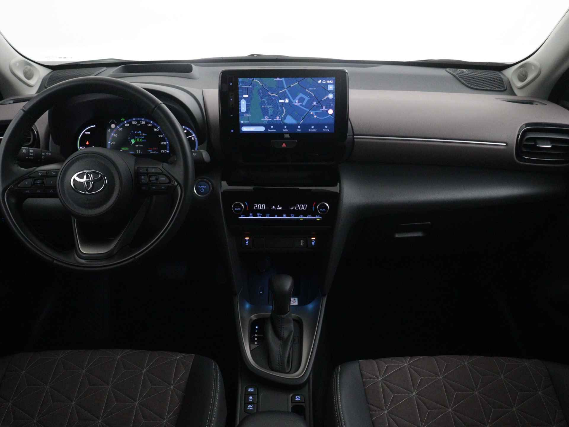 Toyota Yaris Cross 1.5 Hybrid Executive | Navigatie | Verwarmde voorstoelen | - 6/41