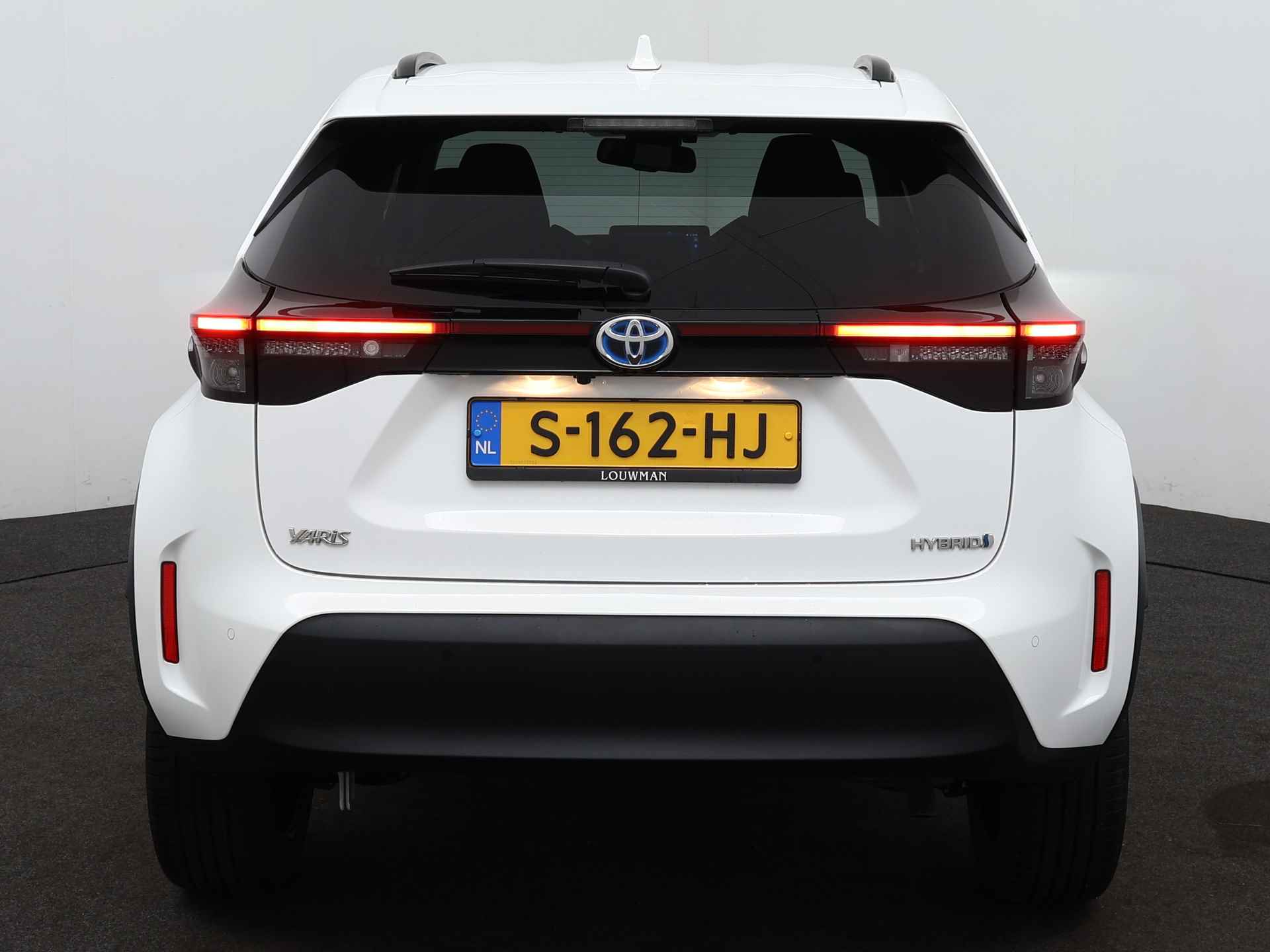 Toyota Yaris Cross 1.5 Hybrid Executive | Navigatie | Verwarmde voorstoelen | - 28/41