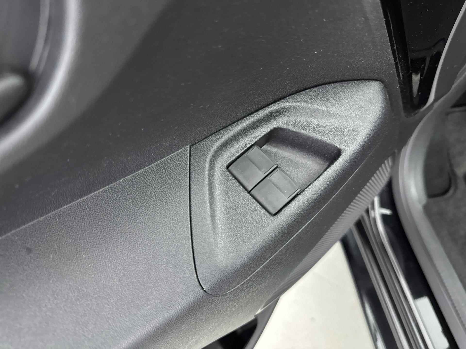 Peugeot 108 1.0 72 pk Active | Airco | Bluetooth | Bestuurdersstoel in hoogte verstelbaar |USB - 17/30