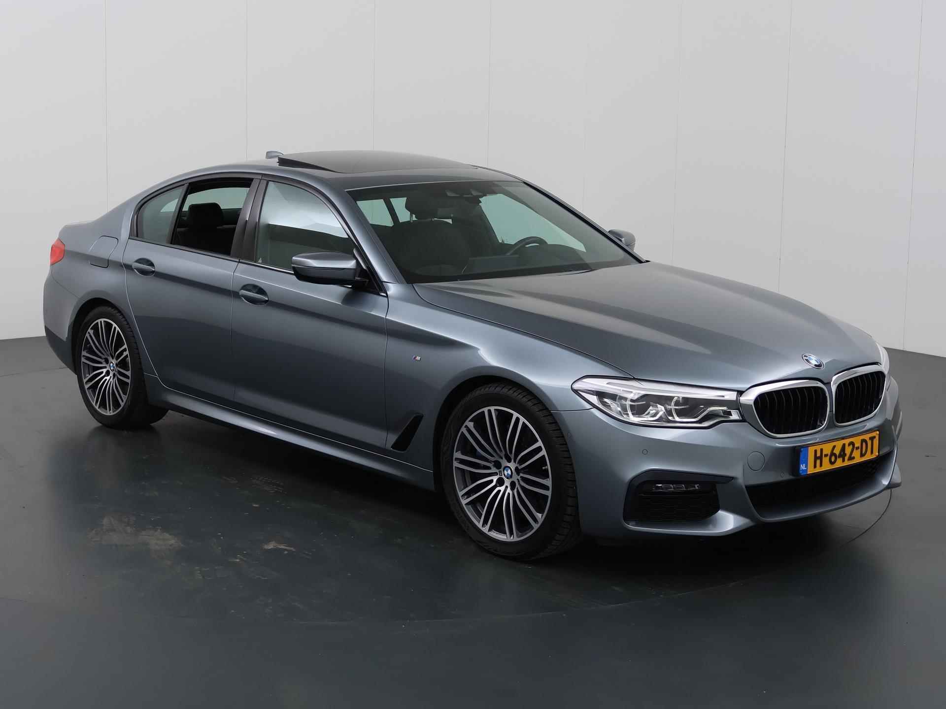 BMW 5-serie 540d xDrive High Executive | M-Sport | Exclusief Leder | Ele.zetels + geheugen | Schuif/Kantel | HUD | LED | Camera | Digitaal Dashboard | Stoelverwarming | Trekhaak | - 25/46