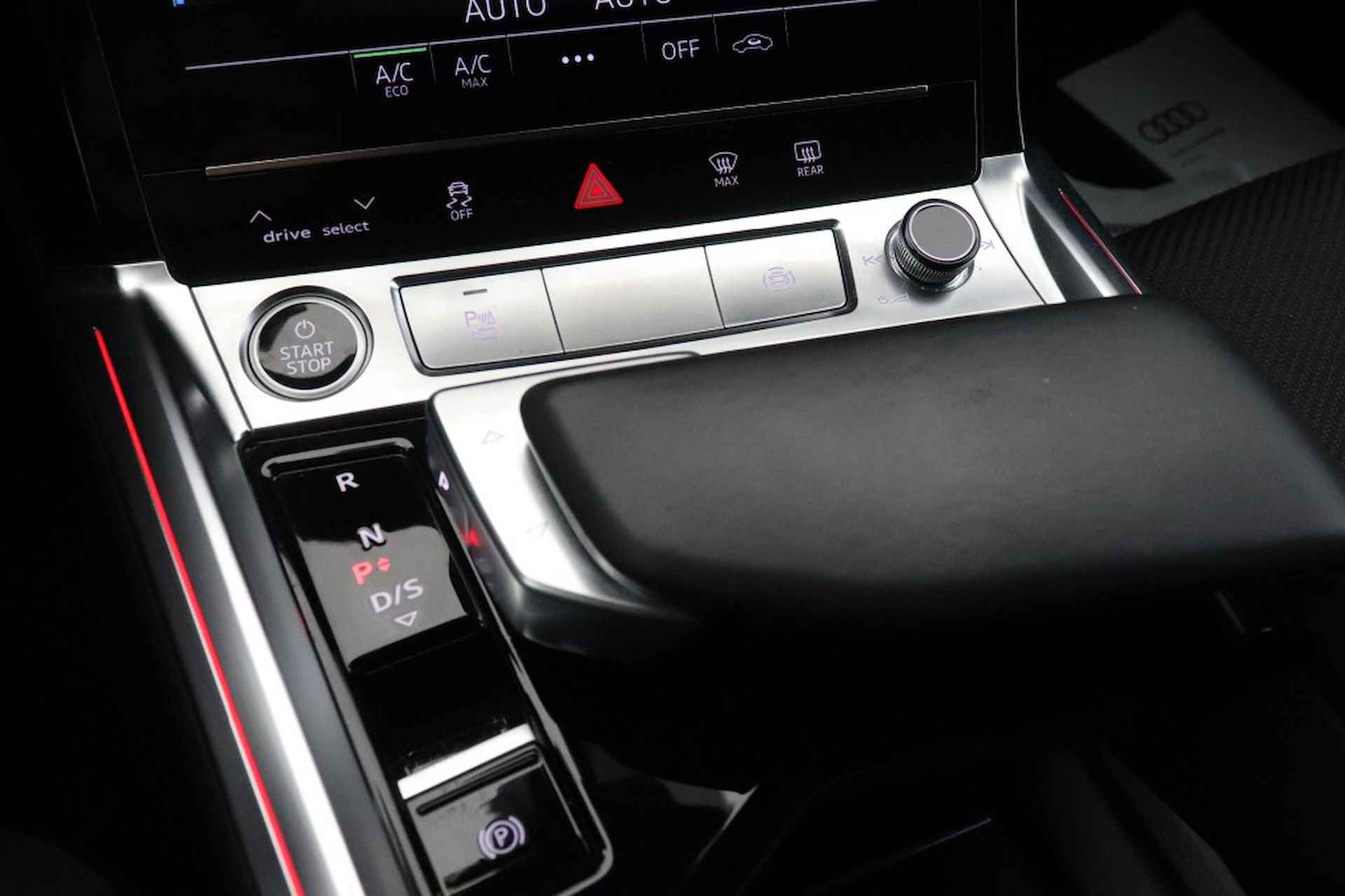 AUDI E-tron 55 quattro Business edition Plus 95 kWh - 23/34