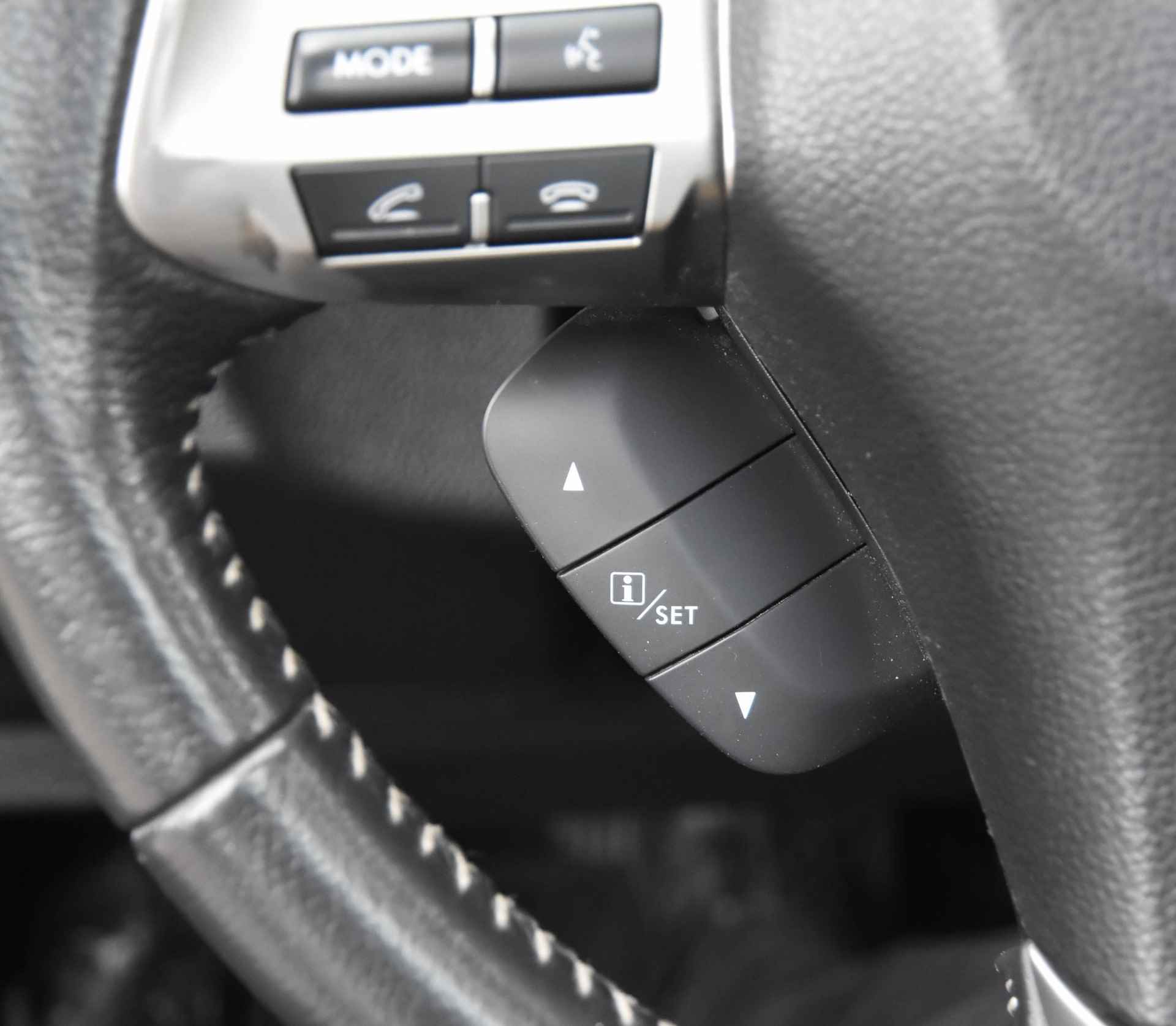 Subaru Forester 2.0 Executive Automaat / panoramadak / leer / camera / elektrische achterklep / trekhaak / cruise control - 31/40
