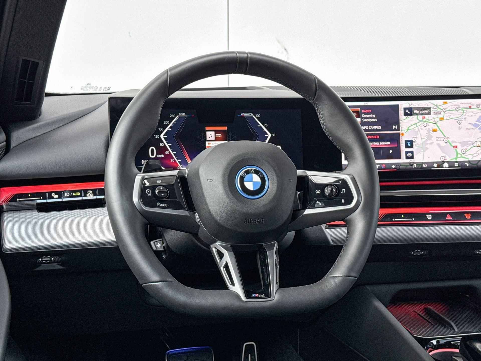 BMW i5 Touring eDrive40 M-Sport Edition Stuurwielrand Verwarming / Electrische Zwenkhaak / Getinte ramen Achter / Glazen Dak / Stoelverwarming Voor & Achter / Stoelventilatie / Driving Assistant / Driving Assistant Plus - 9/29