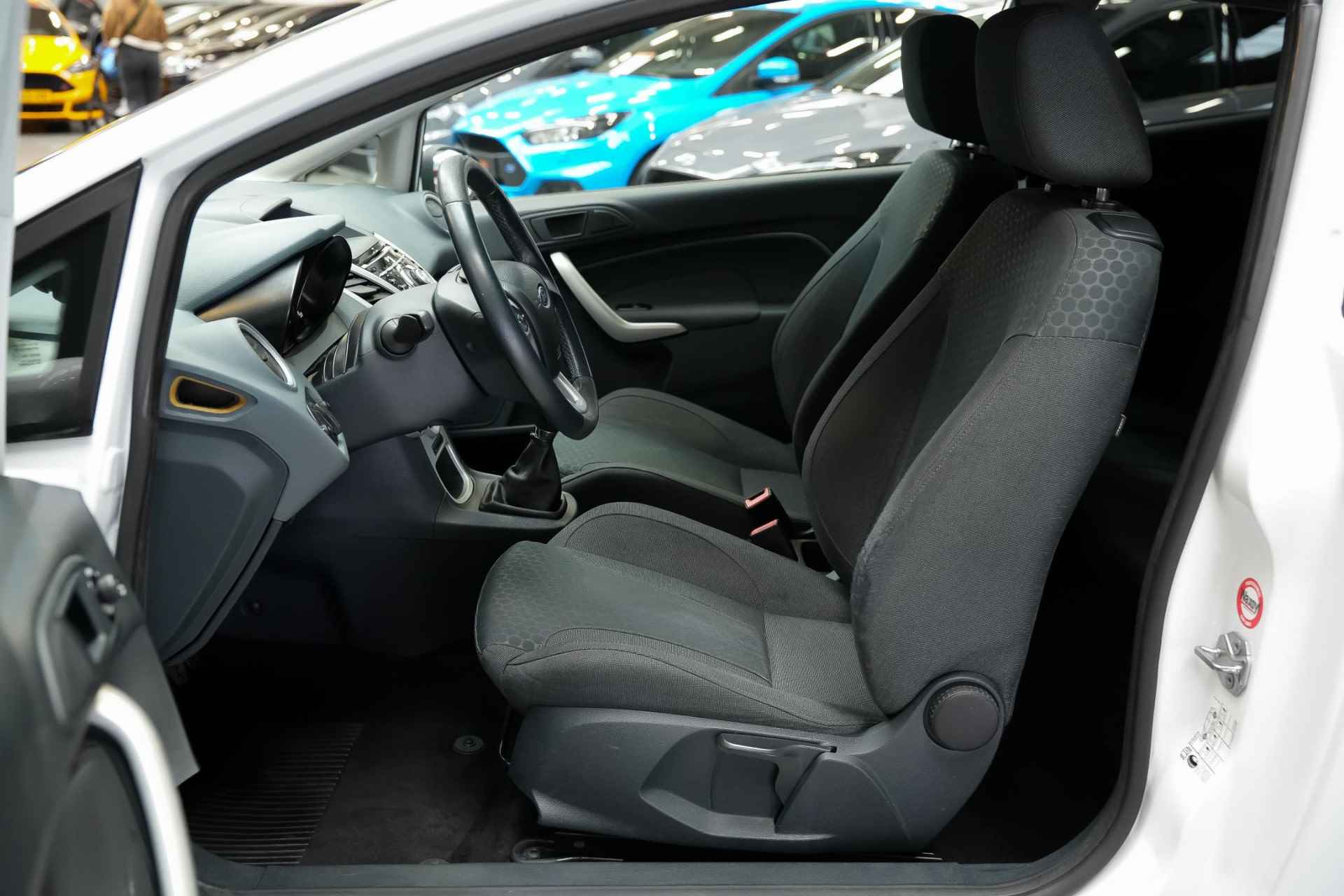 Ford Fiesta 1.6 120pk Sport |Cruise control|Parkeersensoren|Distributie riem + pomp vv|Climate control|Bluetooth|17"| - 29/30