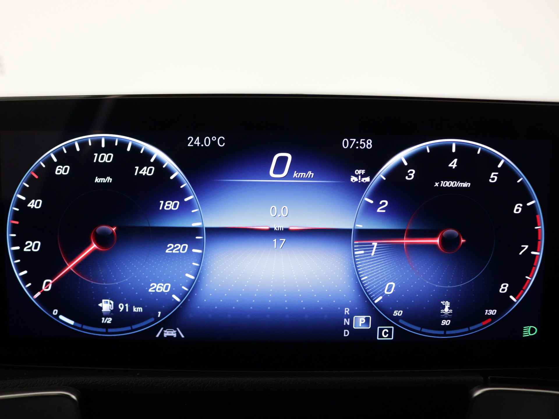 Mercedes-Benz GLB 180 AMG Line 7p | Nightpakket |  Dodehoekassistent |  GUARD 360° Voertuigbescherming Plus | EASY PACK achterklep | Keyless-Go comfortpakket | Parkeerpakket met achteruitrijcamera | - 7/44