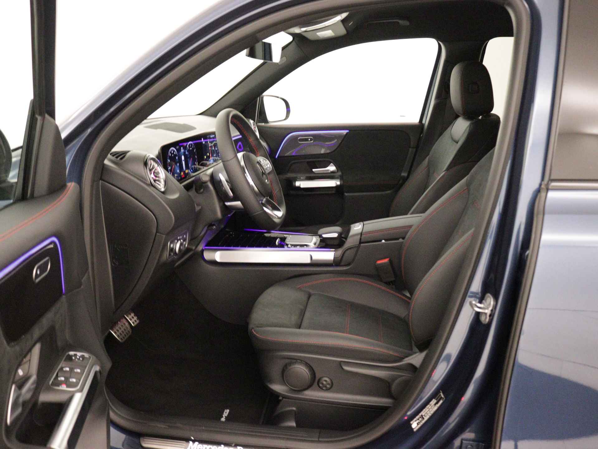 Mercedes-Benz GLB 180 AMG Line 7p | Nightpakket |  Dodehoekassistent |  GUARD 360° Voertuigbescherming Plus | EASY PACK achterklep | Keyless-Go comfortpakket | Parkeerpakket met achteruitrijcamera | - 20/44