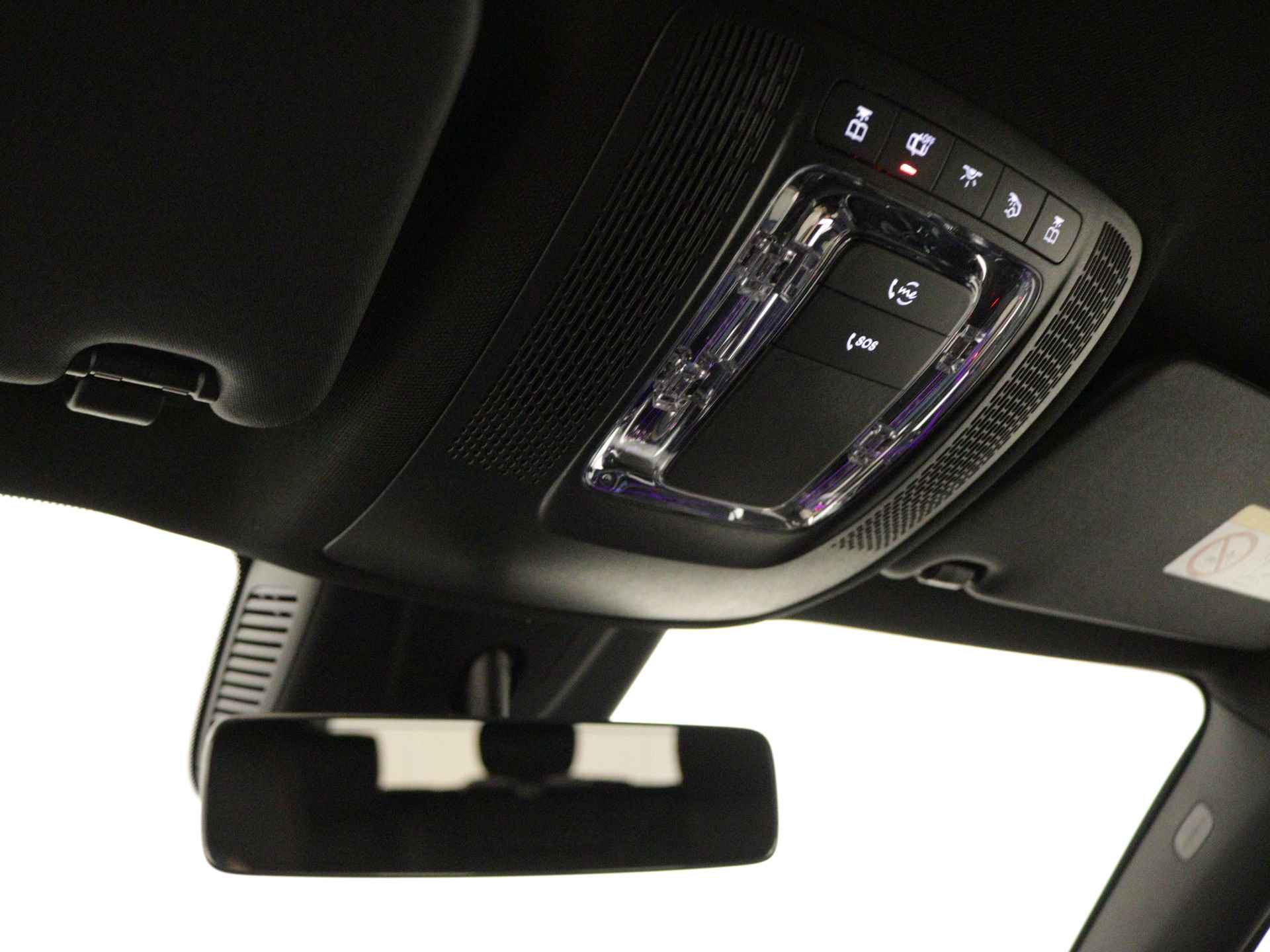 Mercedes-Benz GLB 180 AMG Line 7p | Nightpakket |  Dodehoekassistent |  GUARD 360° Voertuigbescherming Plus | EASY PACK achterklep | Keyless-Go comfortpakket | Parkeerpakket met achteruitrijcamera | - 32/44