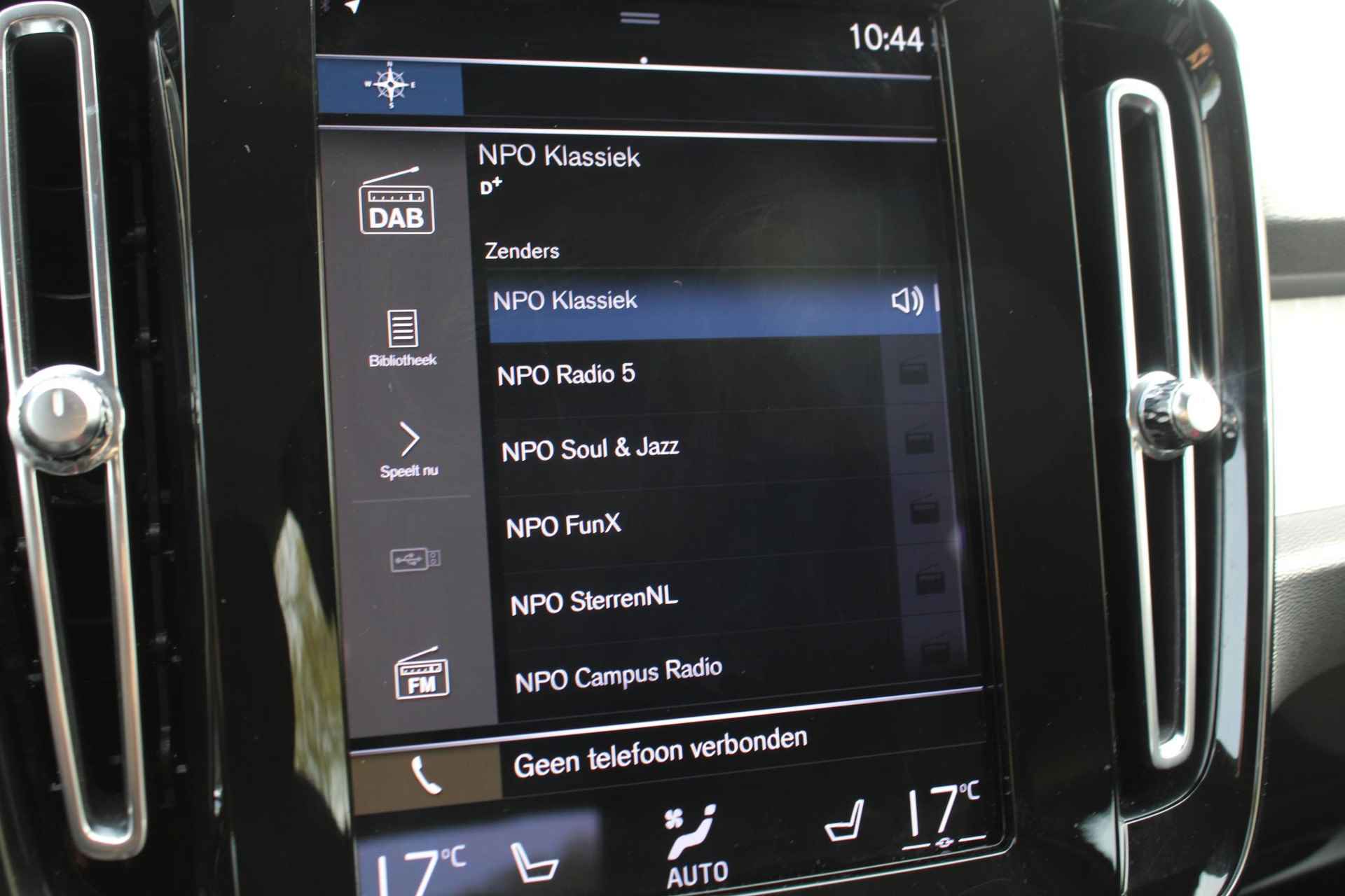 Volvo XC40 1.5 T2 Business Pro, Elektrisch verstelbare voorstoelen + bestuurdersstoel met geheugen, Apple Carplay/Android auto, Parkeersensoren, Voorstoelen/Stuur Verwarmd,  18'' Lichtmetalen Velgen - 38/55