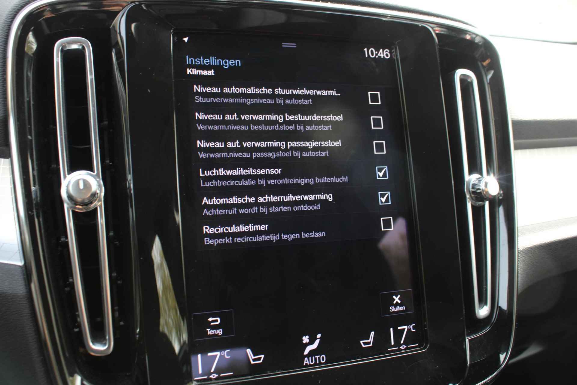 Volvo XC40 1.5 T2 Business Pro, Elektrisch verstelbare voorstoelen + bestuurdersstoel met geheugen, Apple Carplay/Android auto, Parkeersensoren, Voorstoelen/Stuur Verwarmd,  18'' Lichtmetalen Velgen - 45/55