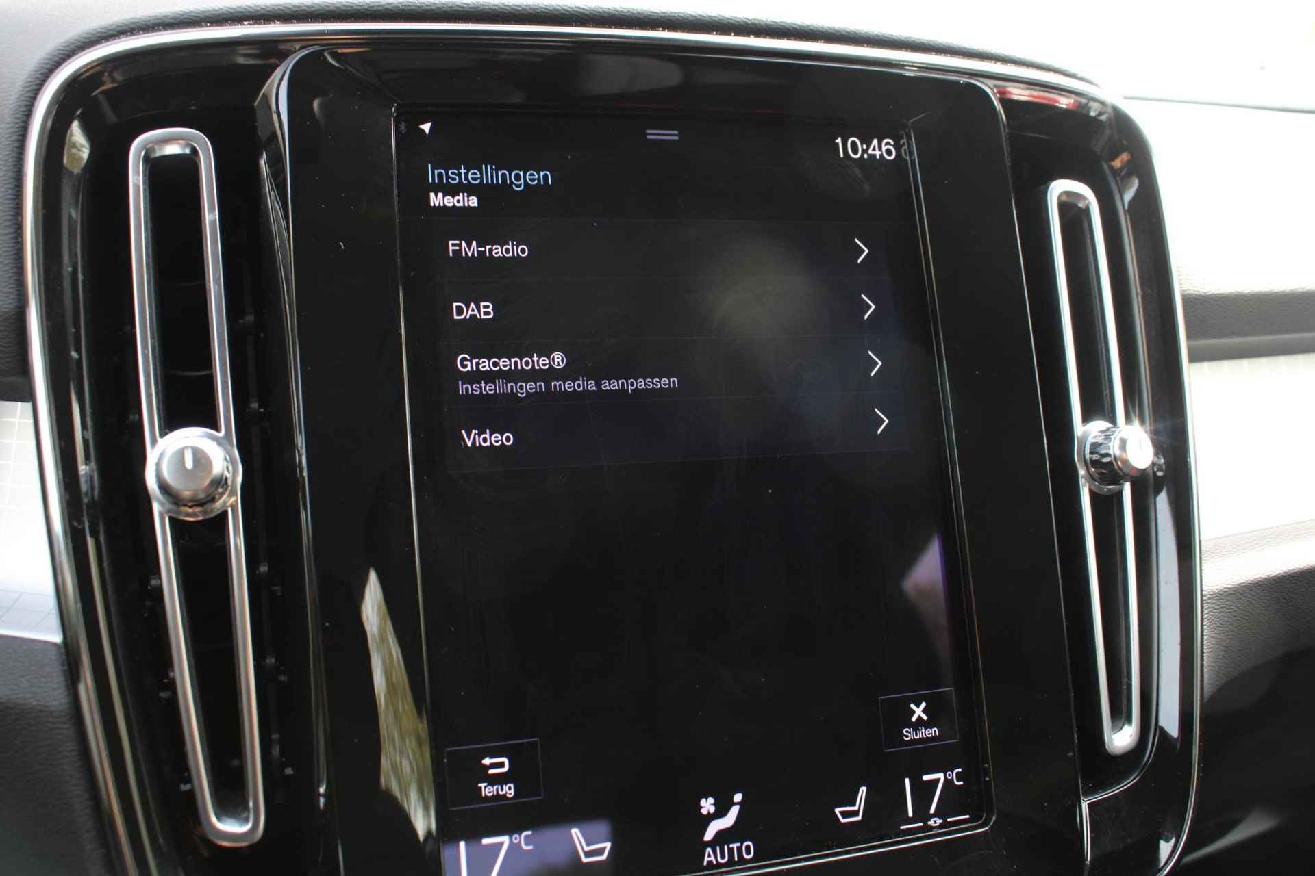 Volvo XC40 1.5 T2 Business Pro, Elektrisch verstelbare voorstoelen + bestuurdersstoel met geheugen, Apple Carplay/Android auto, Parkeersensoren, Voorstoelen/Stuur Verwarmd,  18'' Lichtmetalen Velgen - 47/55
