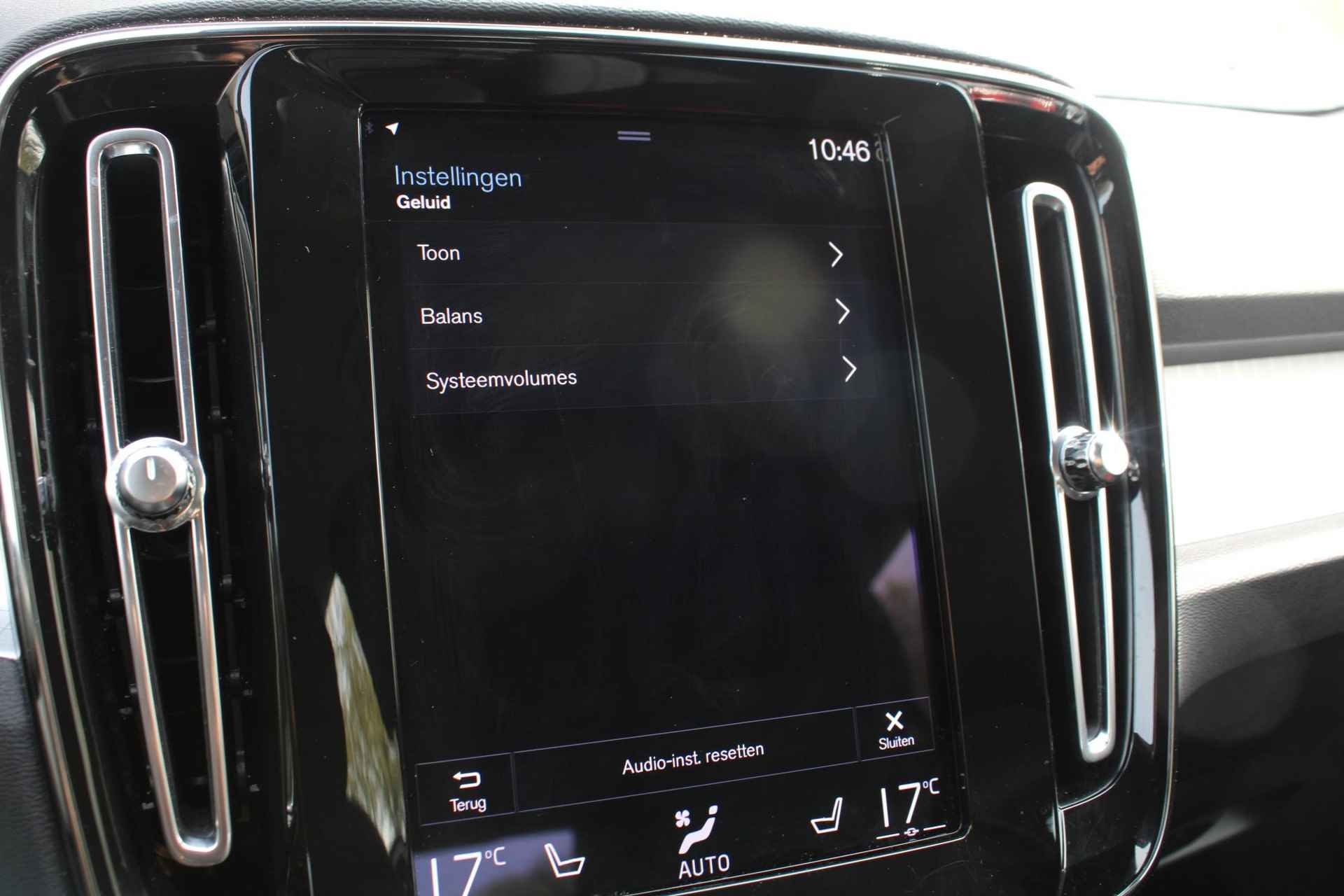 Volvo XC40 1.5 T2 Business Pro, Elektrisch verstelbare voorstoelen + bestuurdersstoel met geheugen, Apple Carplay/Android auto, Parkeersensoren, Voorstoelen/Stuur Verwarmd,  18'' Lichtmetalen Velgen - 48/55