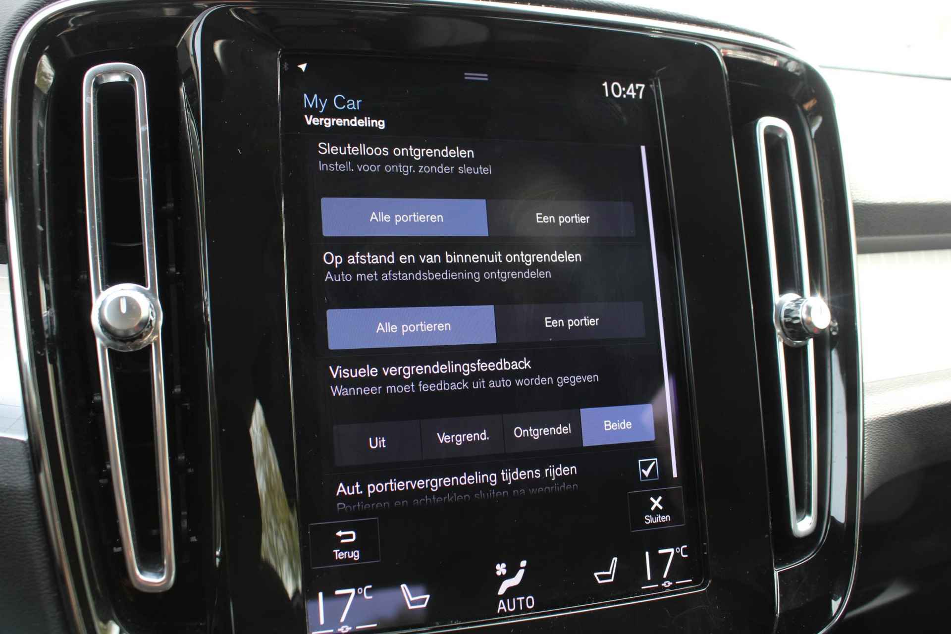 Volvo XC40 1.5 T2 Business Pro, Elektrisch verstelbare voorstoelen + bestuurdersstoel met geheugen, Apple Carplay/Android auto, Parkeersensoren, Voorstoelen/Stuur Verwarmd,  18'' Lichtmetalen Velgen - 50/55