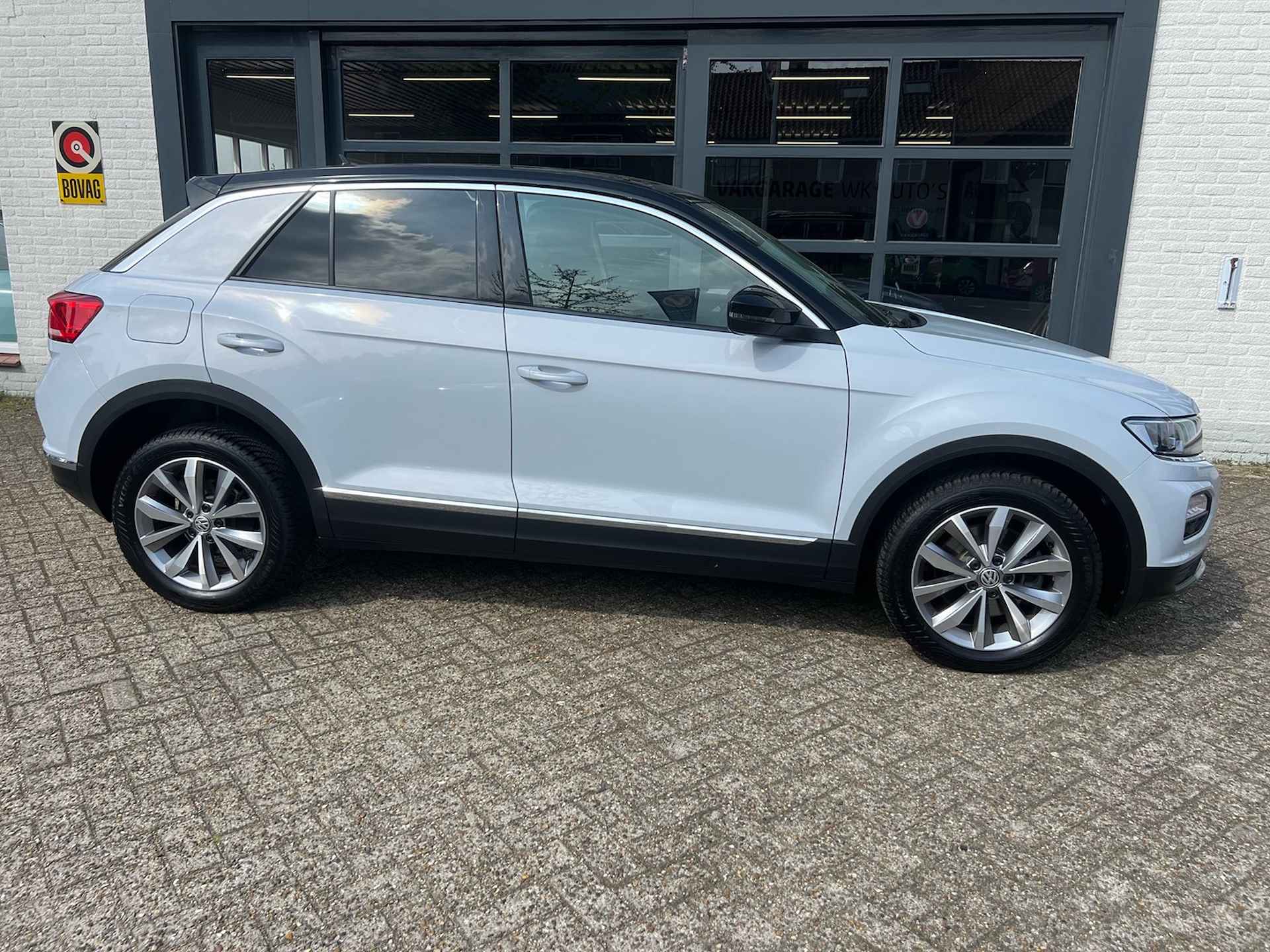 Volkswagen T-Roc 1.0 TSI Style | Eerste eigenaar | Dealer onderhouden | Navigatie | - 18/36