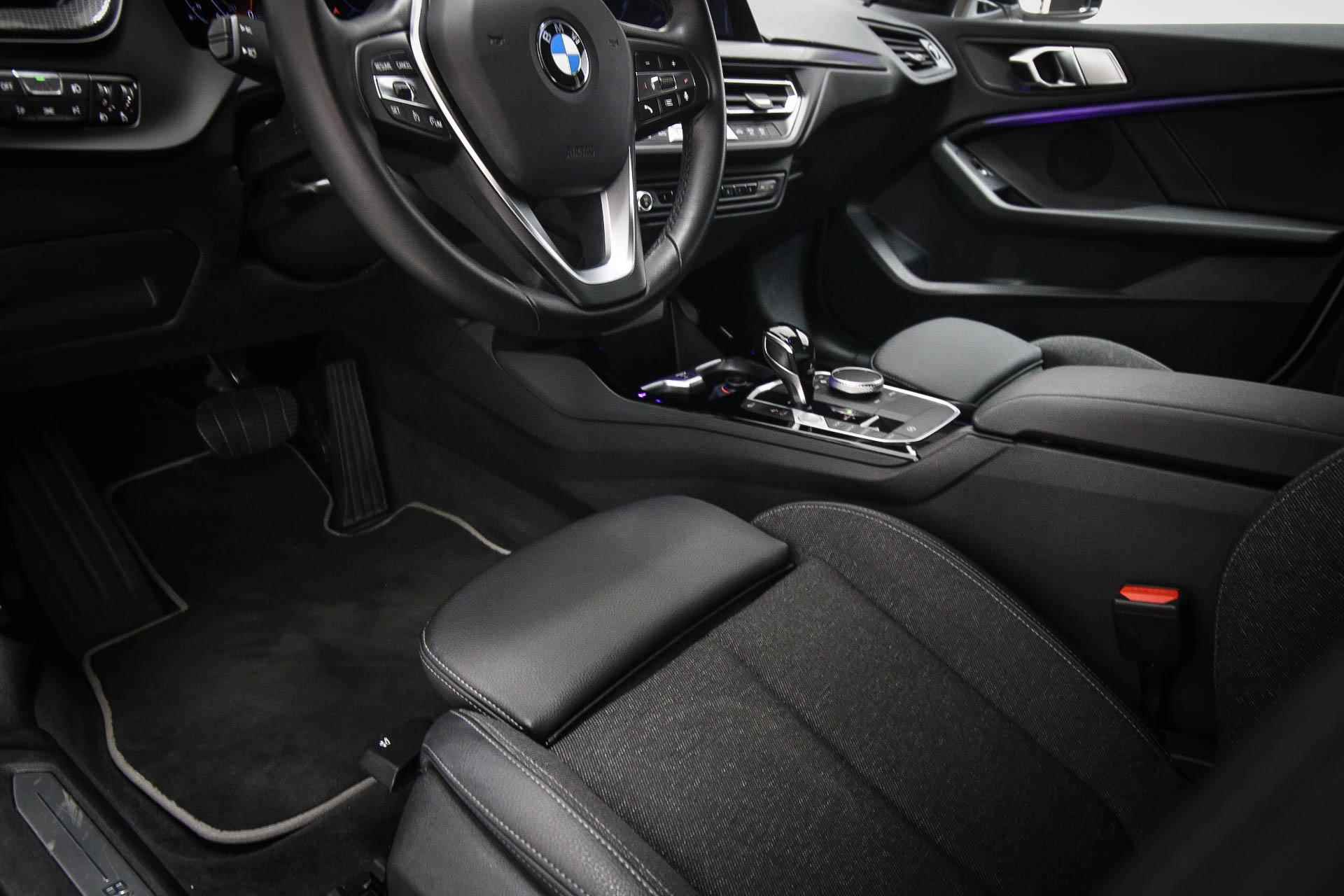 BMW 1-serie 118i Executive Sportline | LIVE COCKPIT PROF.  PACK | LED | HALF LEDER | DAB | APPLE | PDC | 17" | DEALER ONDERHOUDEN - 23/53