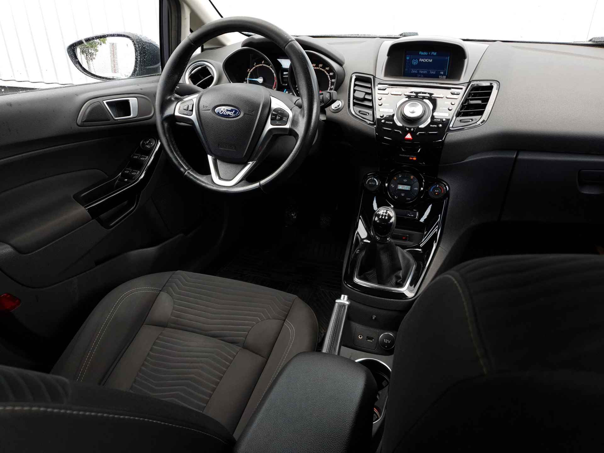 Ford Fiesta 1.0 EcoBoost Titanium | Stoelverwarming | Navigatie | Voorruitverwarming | Cruise Control - 9/33