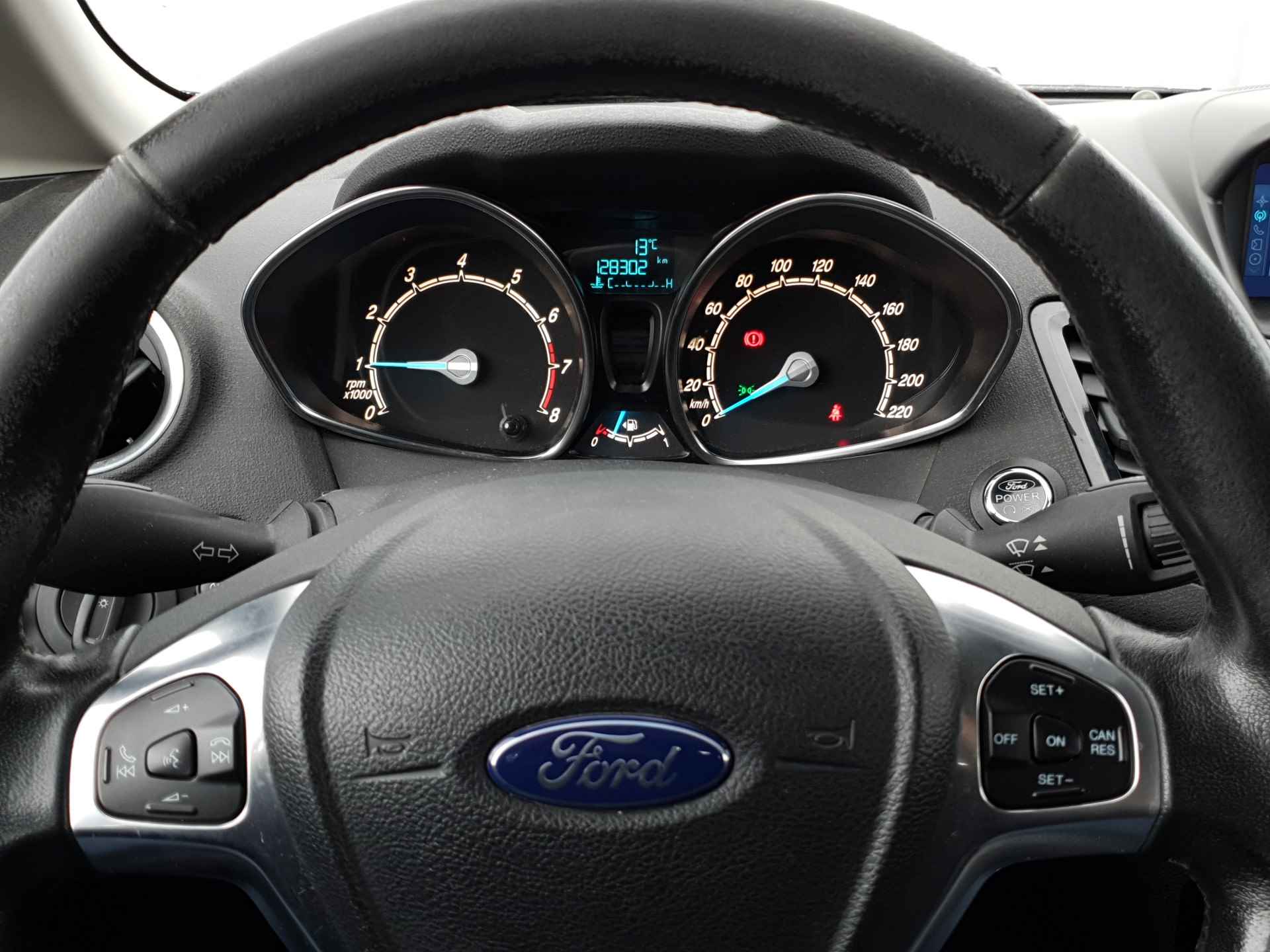 Ford Fiesta 1.0 EcoBoost Titanium | Stoelverwarming | Navigatie | Voorruitverwarming | Cruise Control - 10/33
